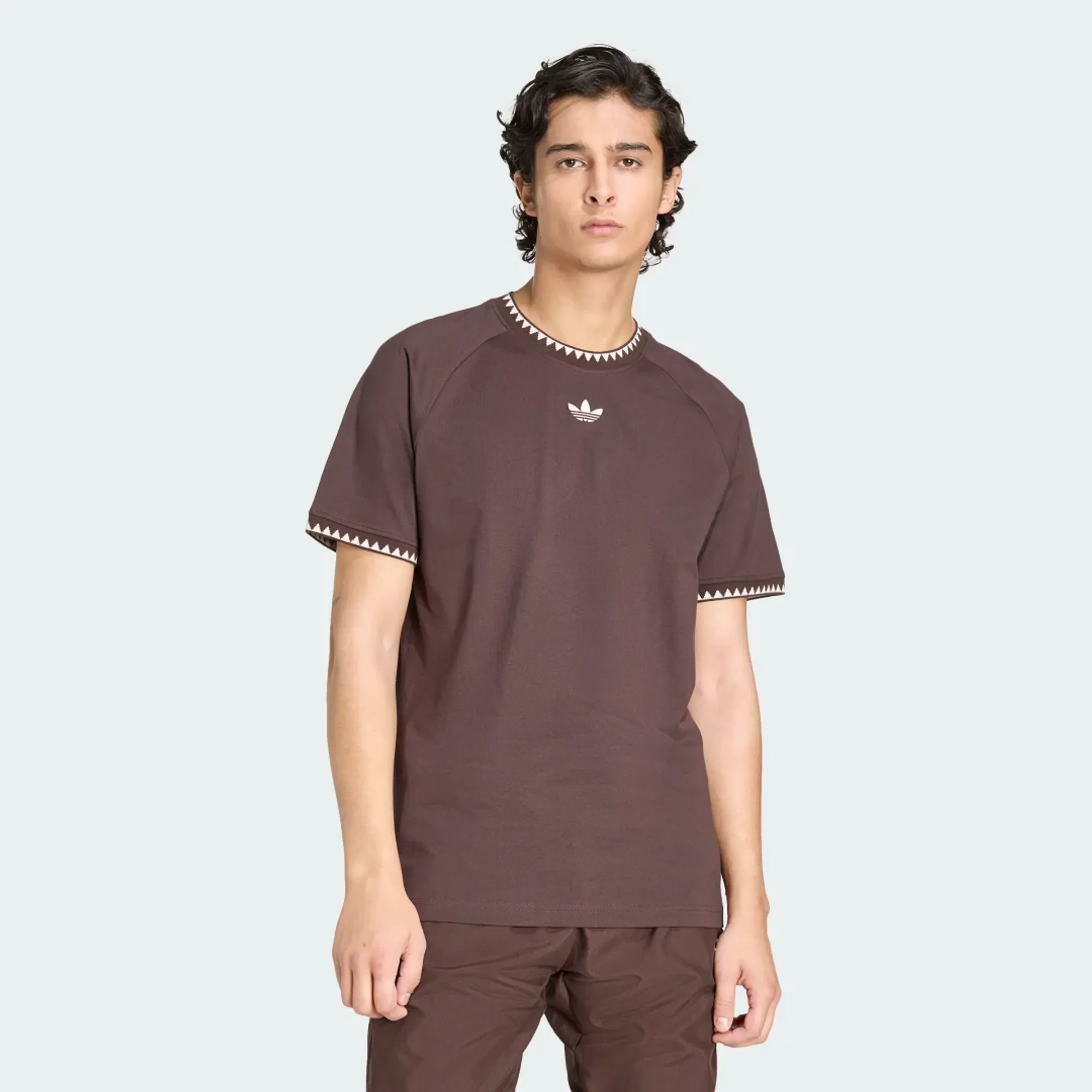 adidas CHEST STRIPES ENGINEERED COLLAR T-Shirt