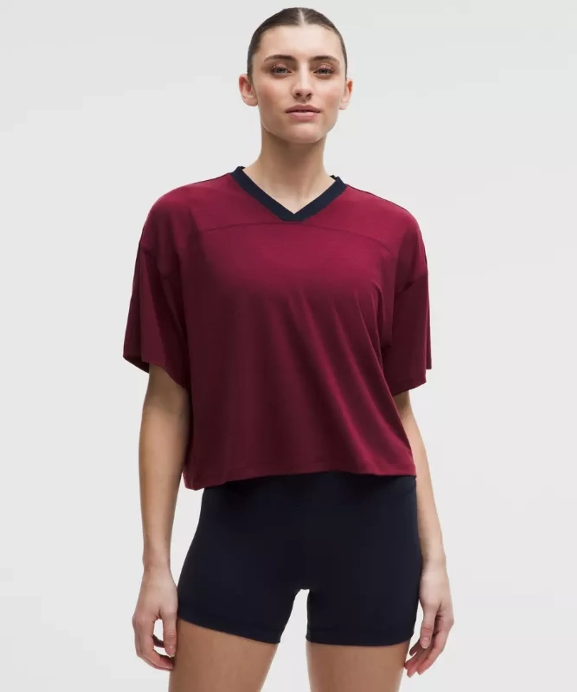 lululemon – Women's Jersey Training V-Neck T-Shirt – Color Burgundy/Navy Burgundy/Red – Size Large