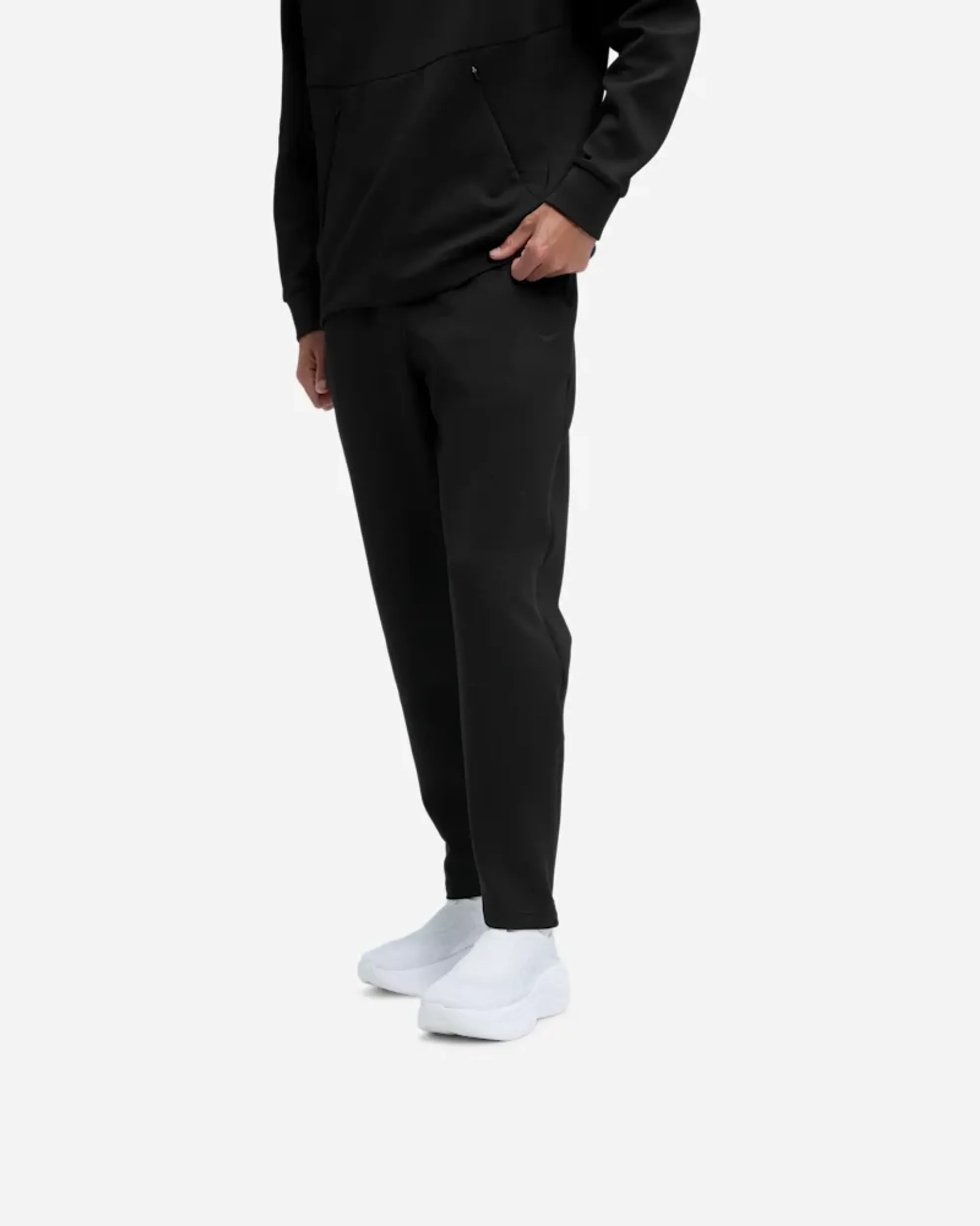 Hoka Men's Essential Recovery Pant In Black