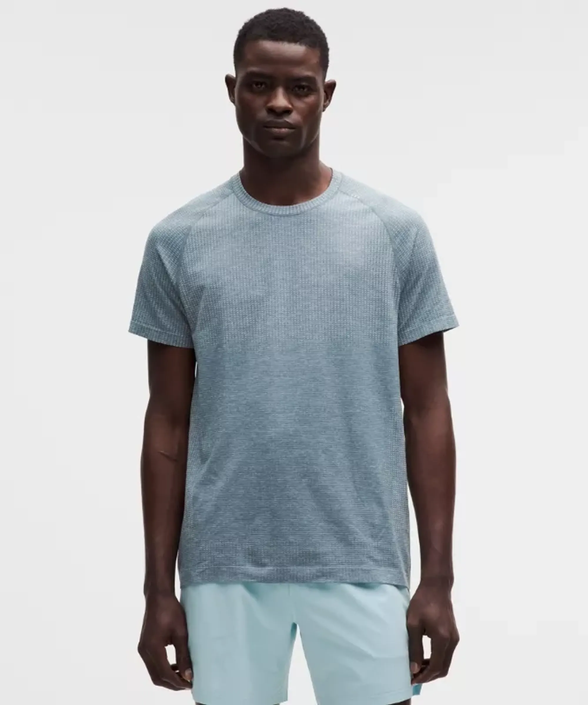 lululemon – Men's Metal Vent Tech Short-Sleeve Shirt – Color Pastel/Blue – Size Large