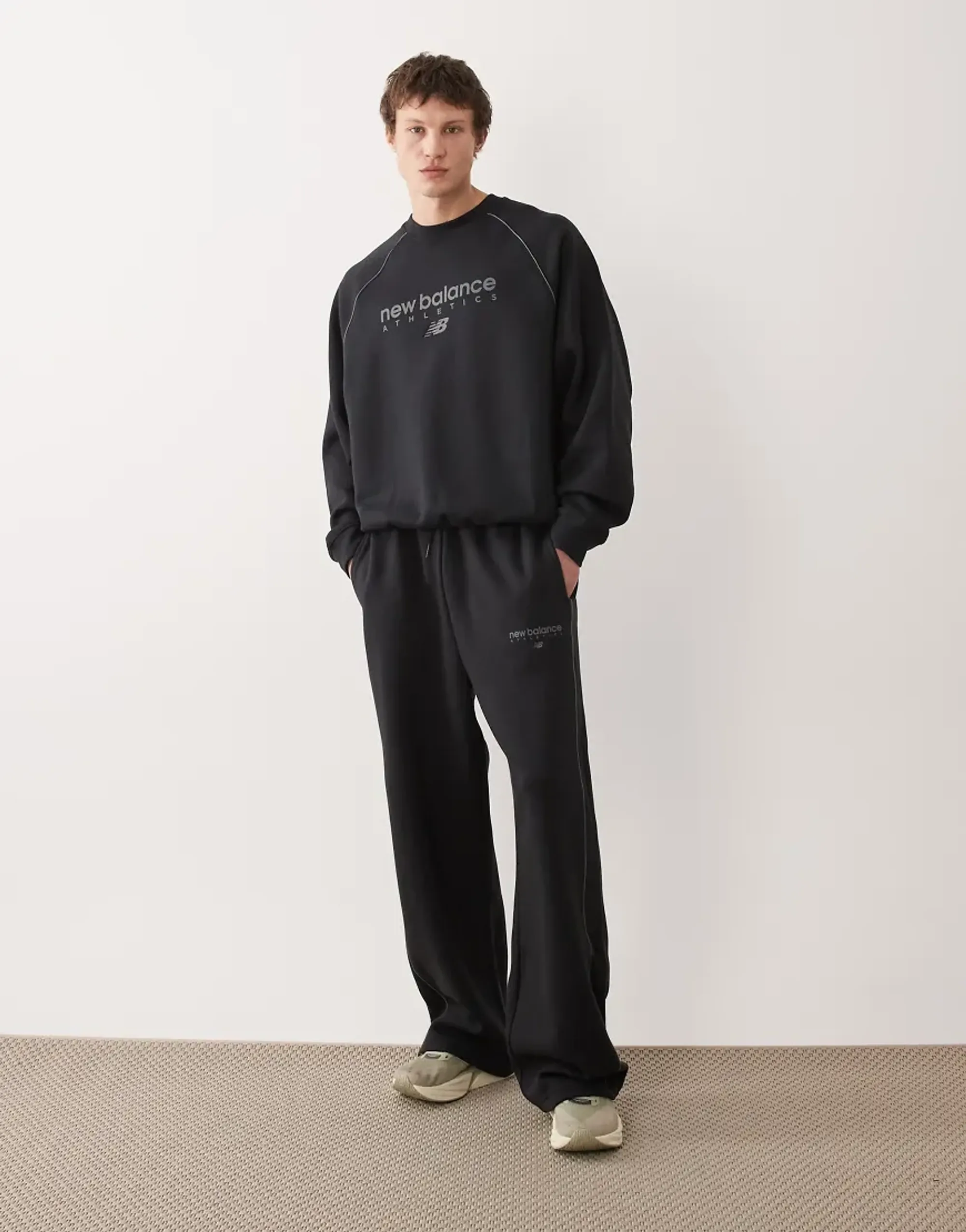 New Balance Trackside Fleece Pant In Black
