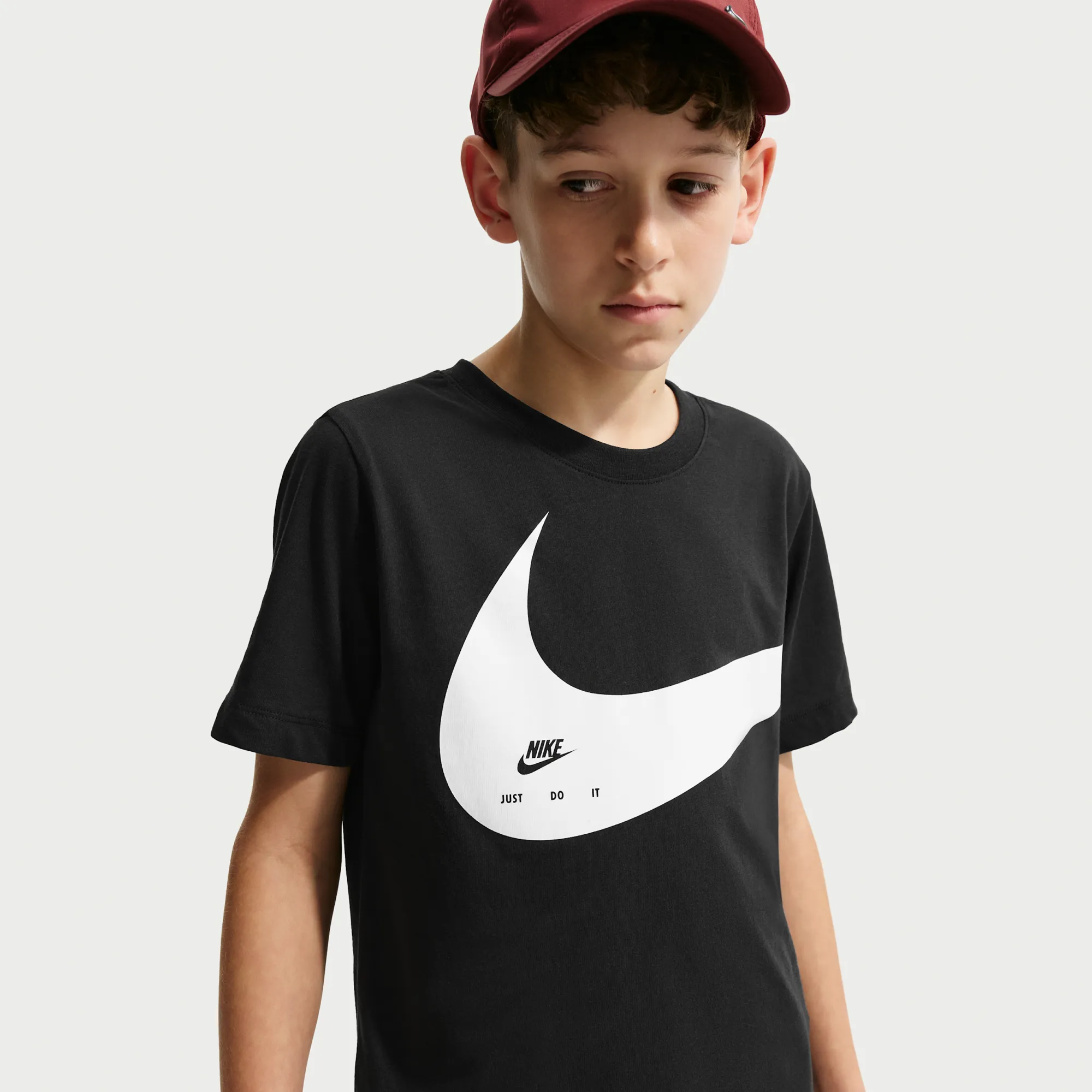 Nike Club Older Kids' T-Shirt - Black - Cotton