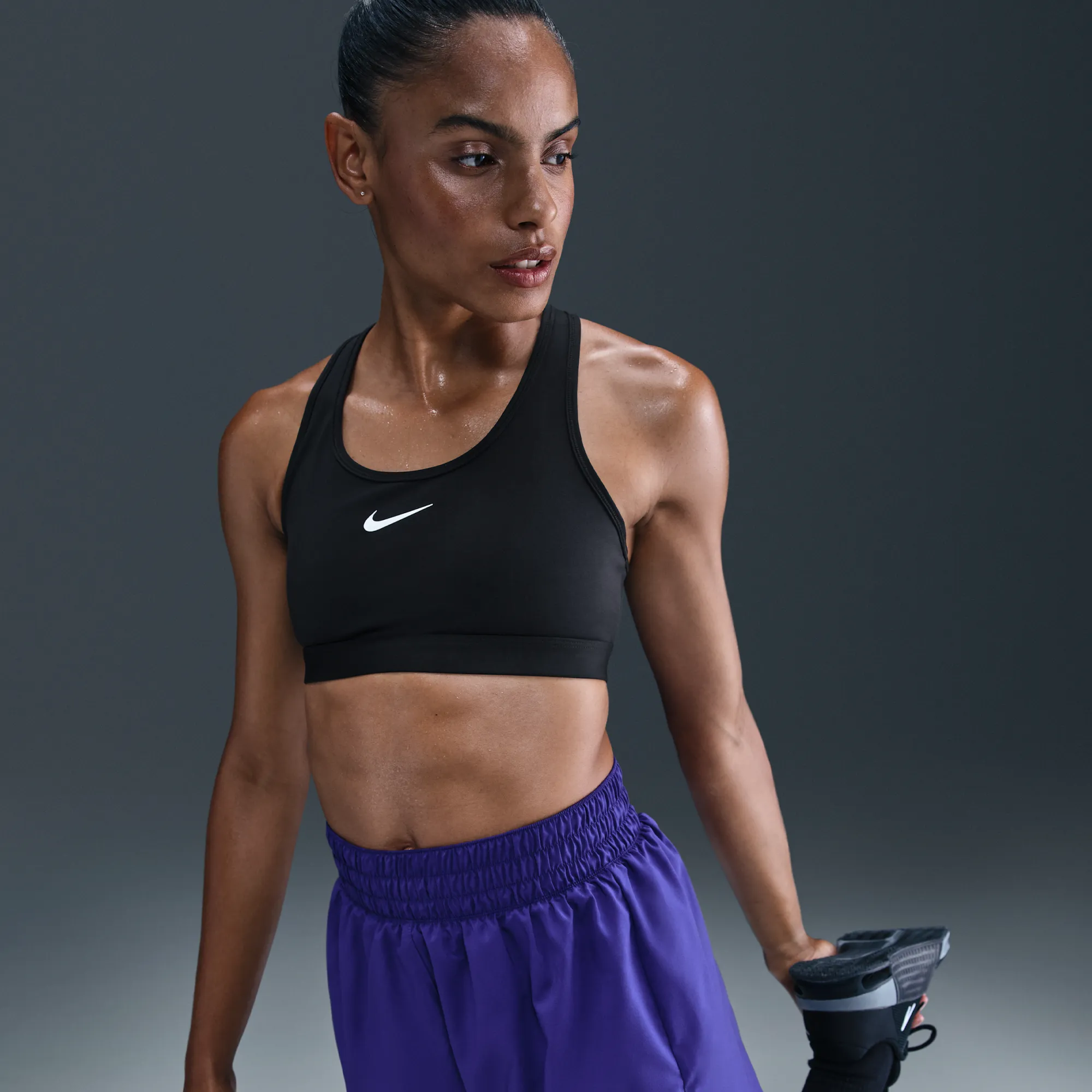 Nike Swoosh Women's Medium-Support Non-Padded Sports Bra - Black