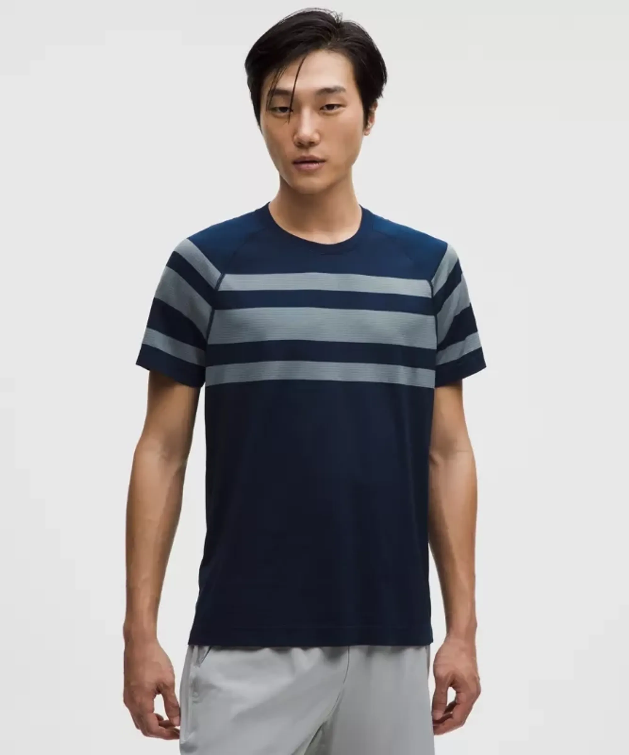 lululemon – Men's Metal Vent Tech Short-Sleeve Shirt – Color Blue – Size Large