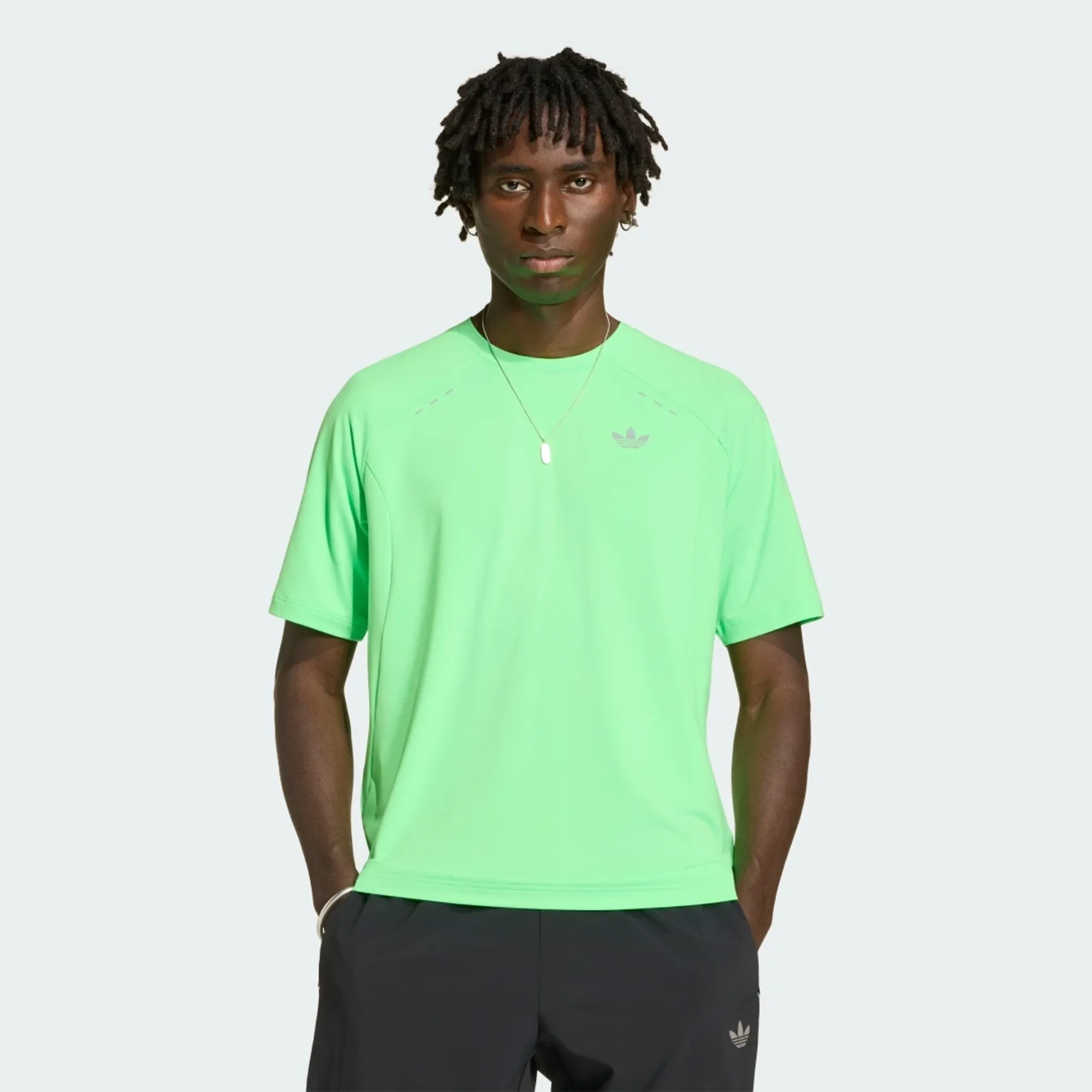 adidas TECH TREFOIL ESSENTIALS POLYESTER T-Shirt