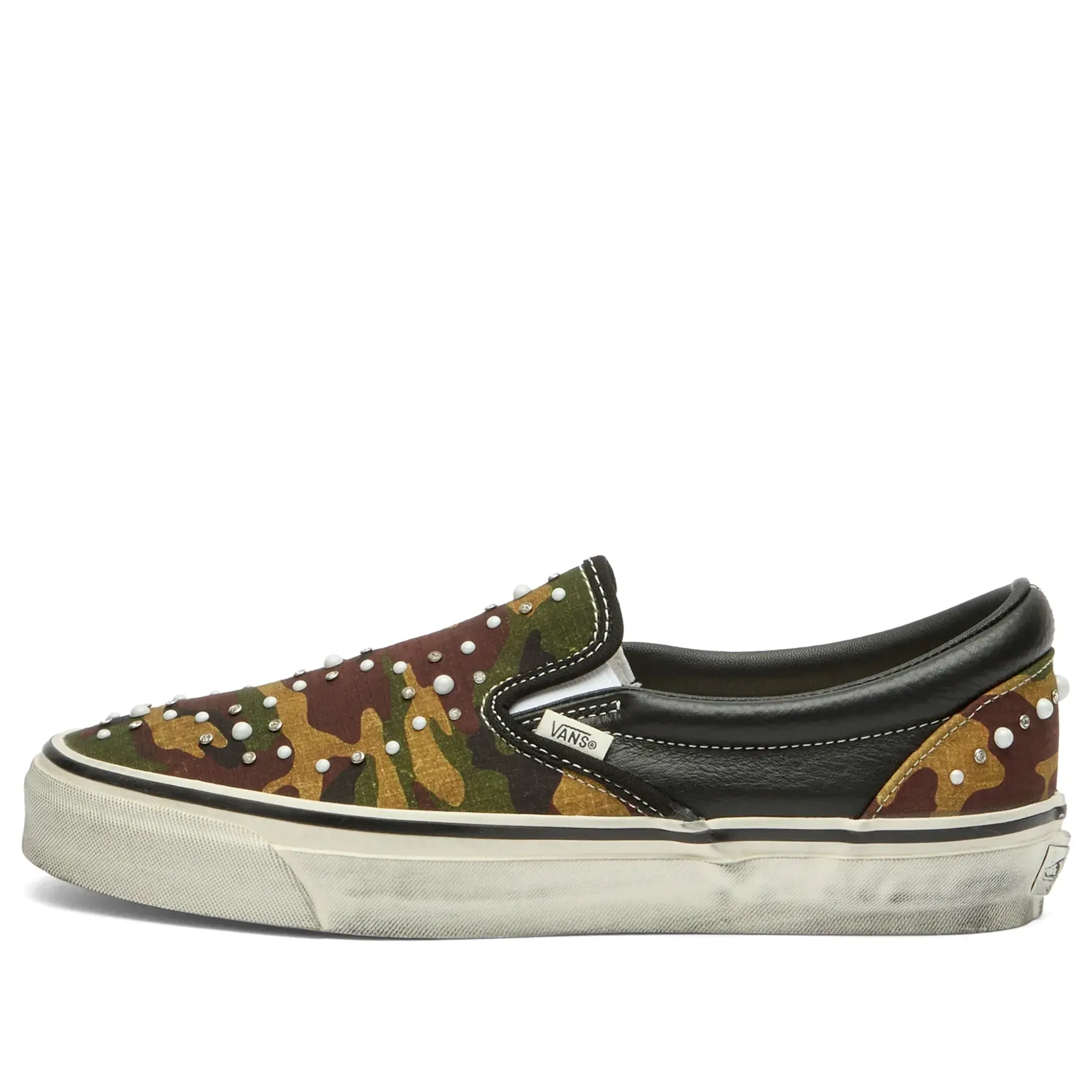 Vans - Premium Classic Slip-On Shoes, Man, Black