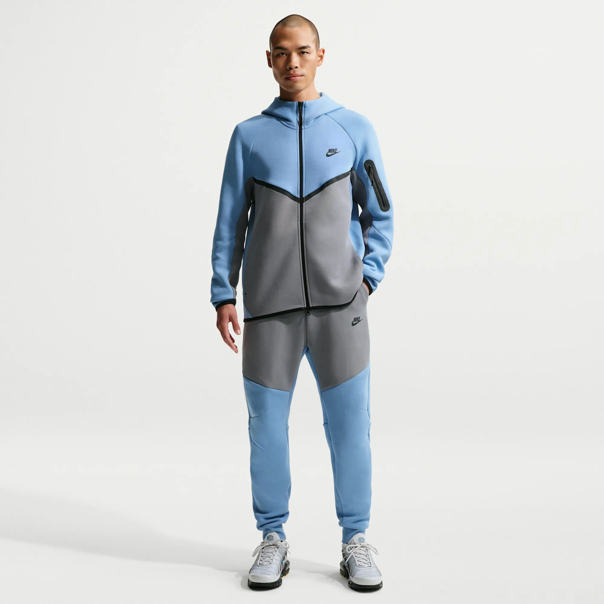 Nike Tech Men's Fleece Joggers - Blue - Cotton/Polyester