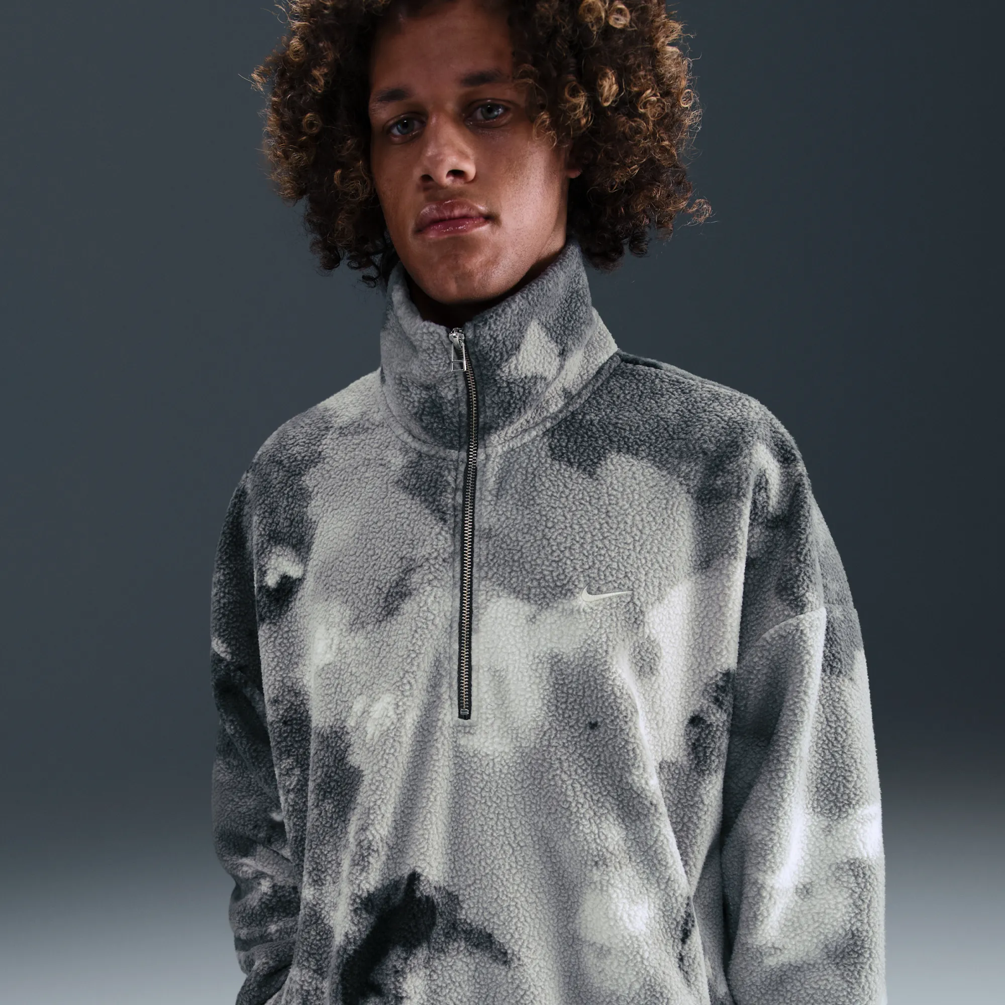 Nike Men's Therma-FIT Half-Zip Jacket - Grey - Embroidered Swoosh Logo