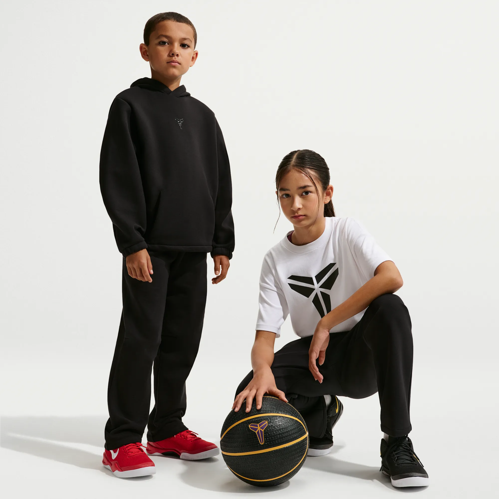 Nike Kobe Older Kids' Dri-FIT Fleece Basketball Trousers - Black - Polyester/Cotton/Elastane