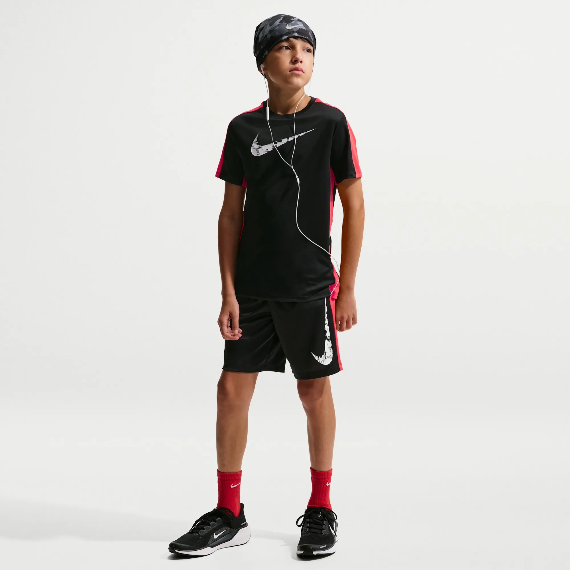 Nike Trophy23 Older Kids' (Boys') Dri-FIT Shorts - Black - Polyester