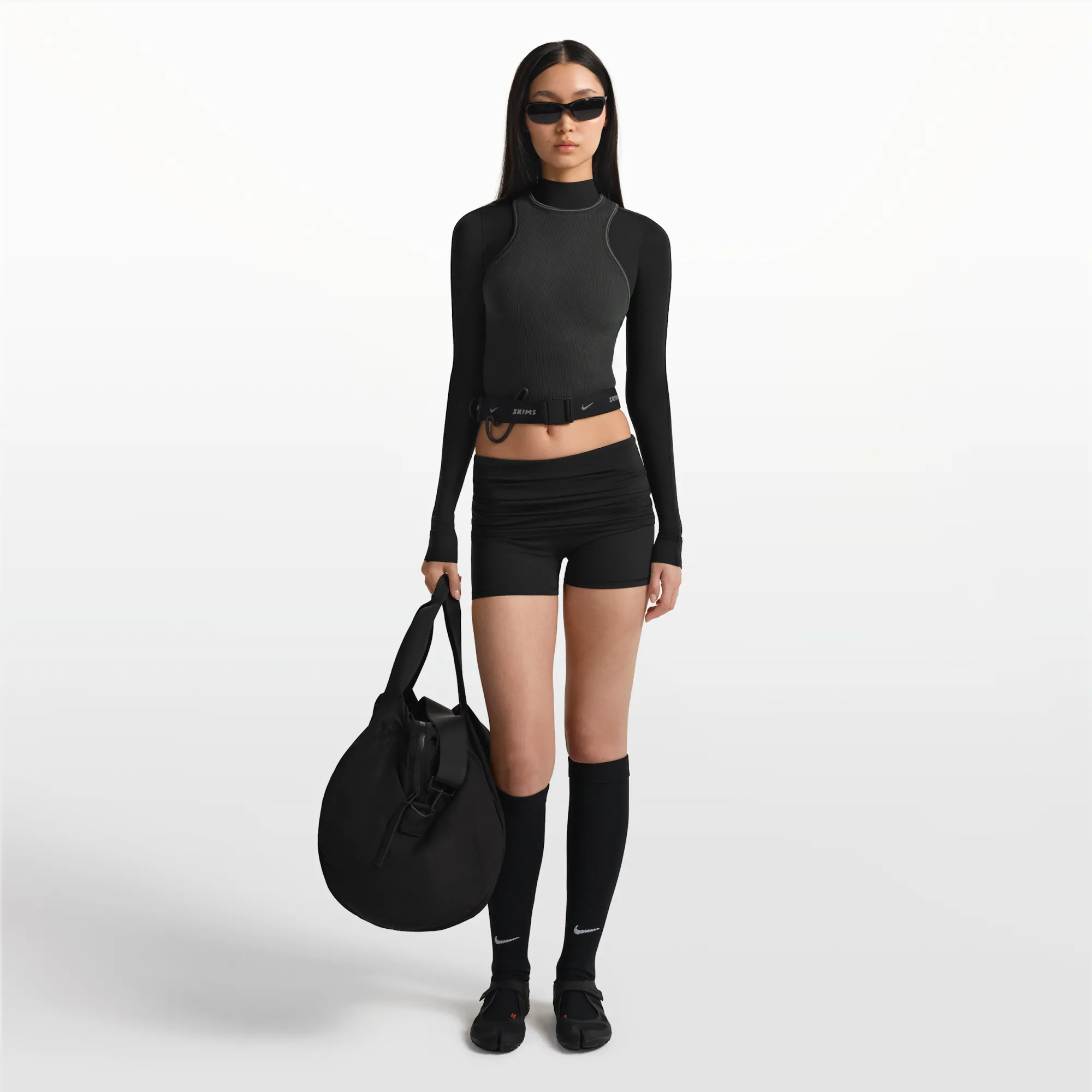 NikeSKIMS Matte Women's 7.5cm (approx.) Fold-Over Waistband Shorts - Black - Nylon/Elastane