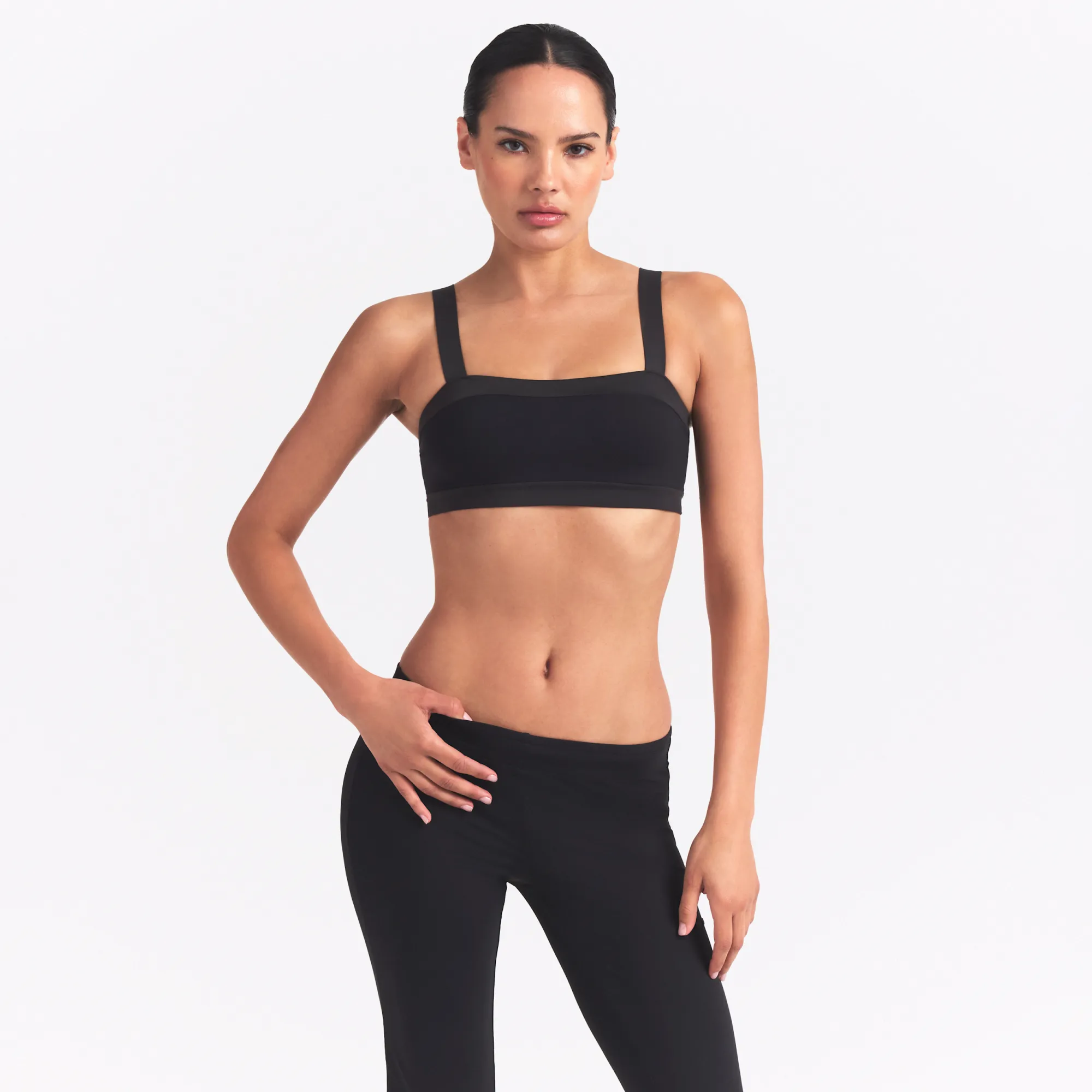 NikeSKIMS Matte Shine Mix Women's Straight-Neck Bra - Black