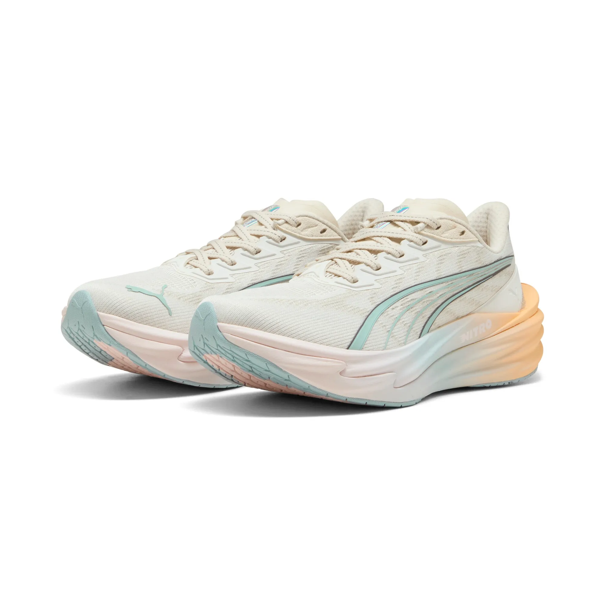 PUMA Deviate NITRO 4 Running Shoes Women in White | Size 3