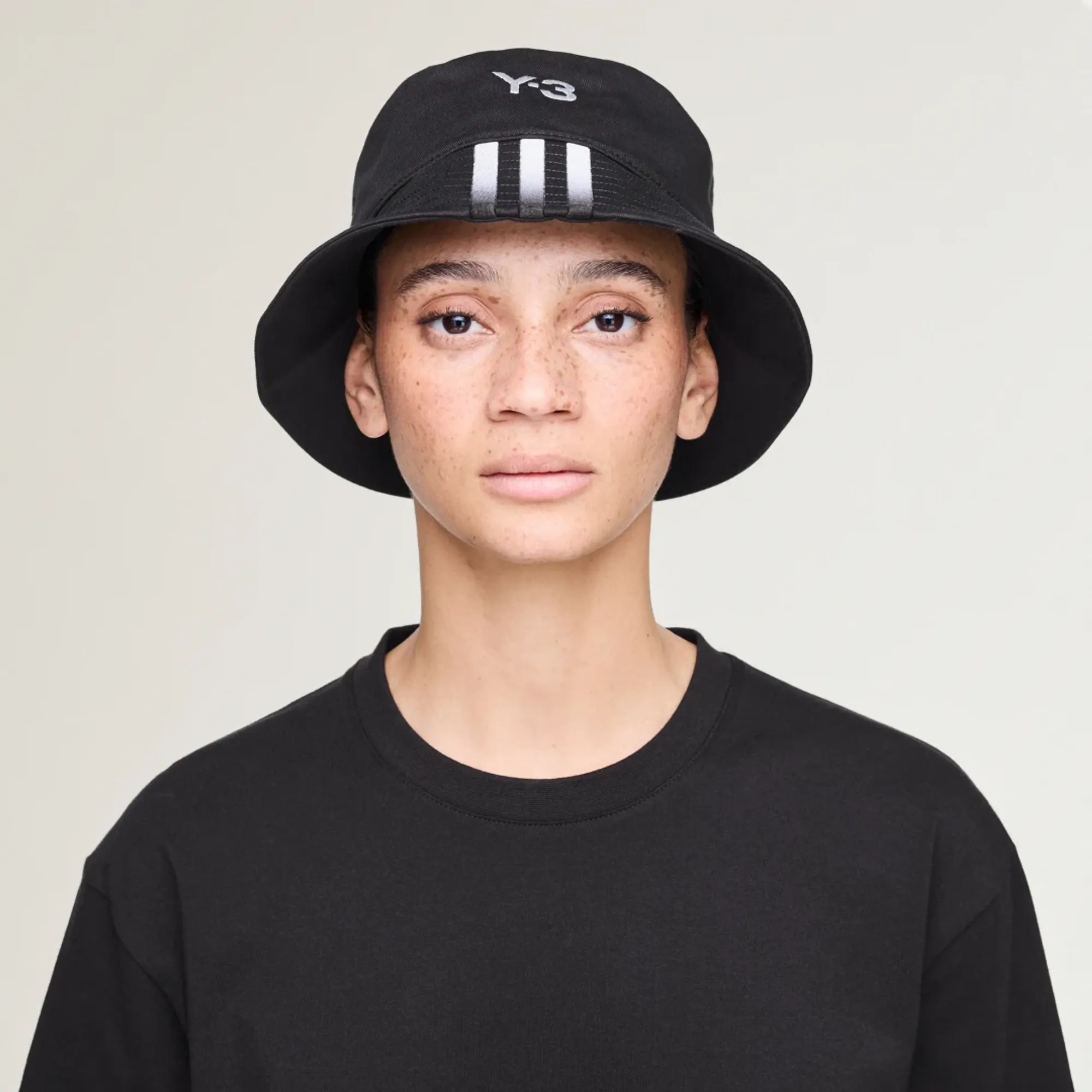 adidas Y-3 MERCEDES-AMG PETRONAS FORMULA 1 TEAM BUCKET HAT