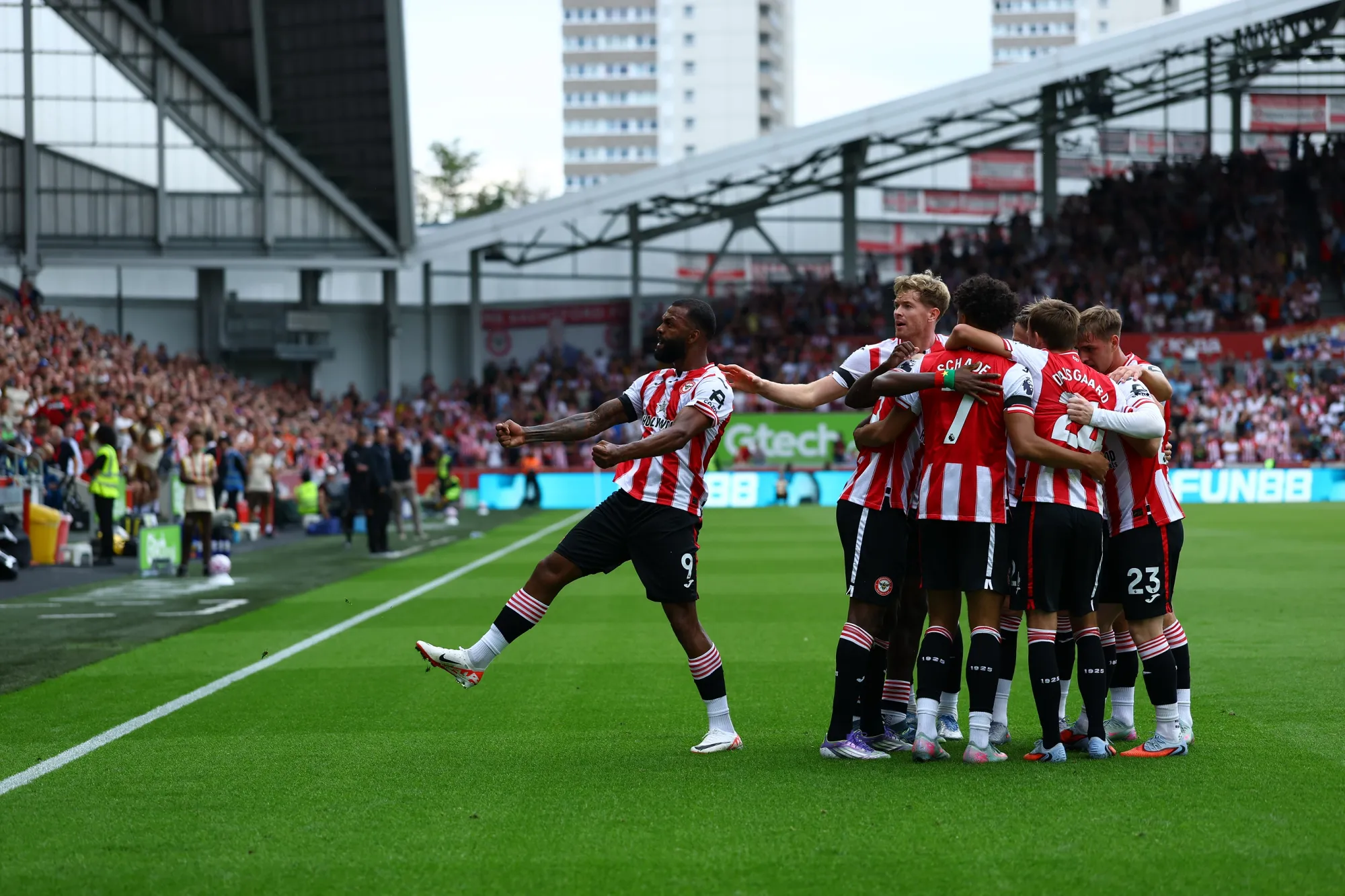 Brentford v Everton The Golf Rooms 2026-04-11