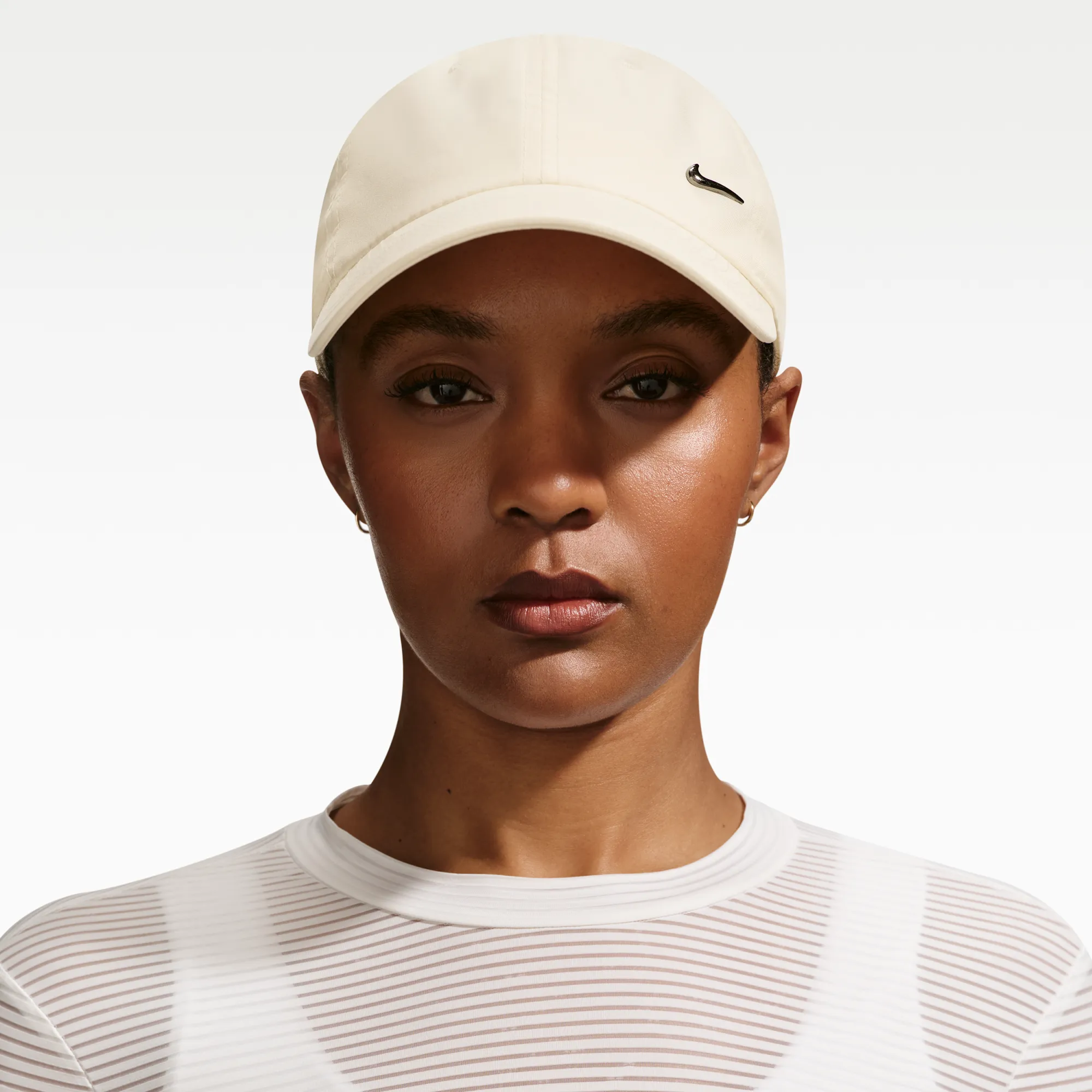 Nike Dri-FIT Club Unstructured Metal Swoosh Cap - White
