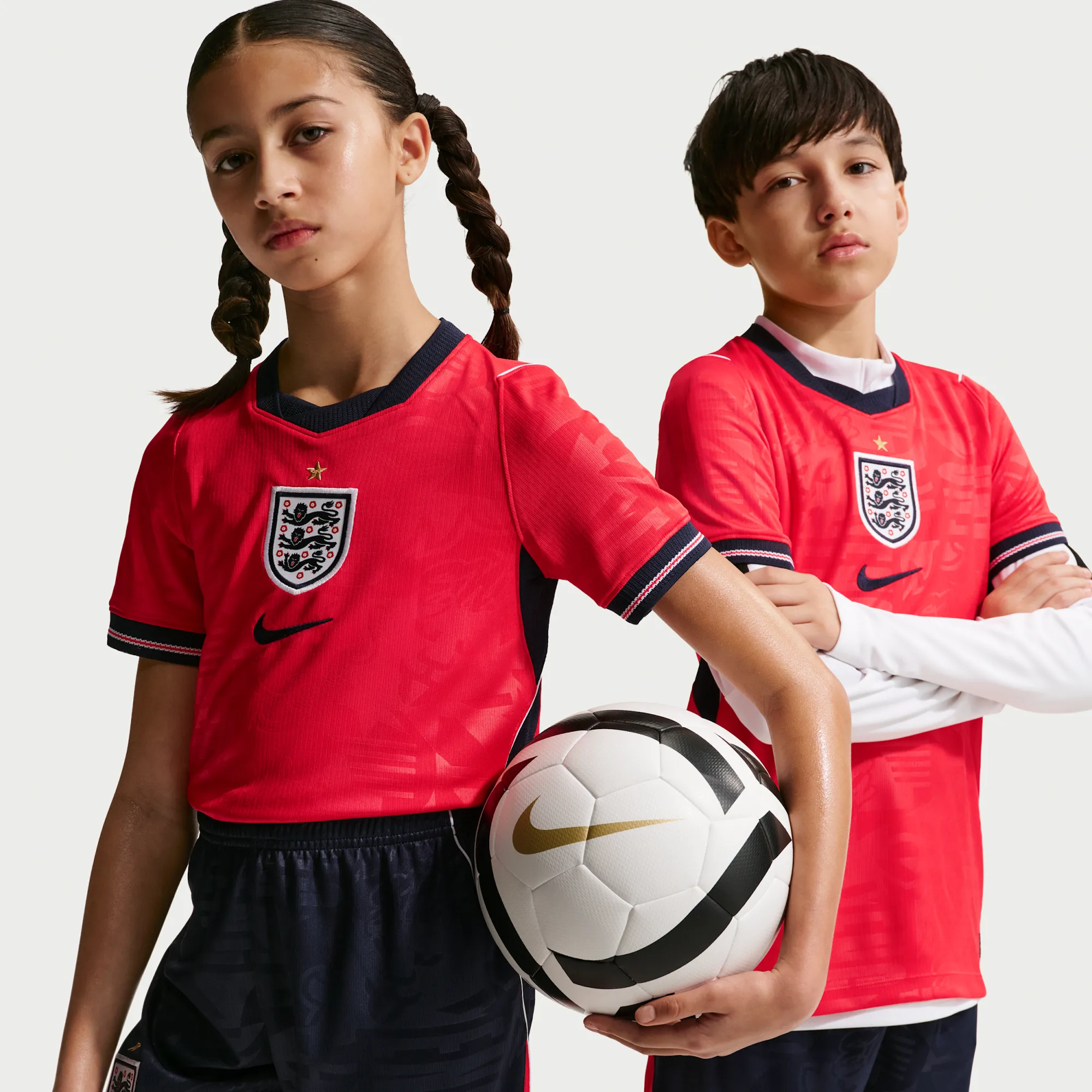 England 2026 Stadium Away Older Kids' Nike Dri-FIT Football Replica Shirt - Red - Polyester