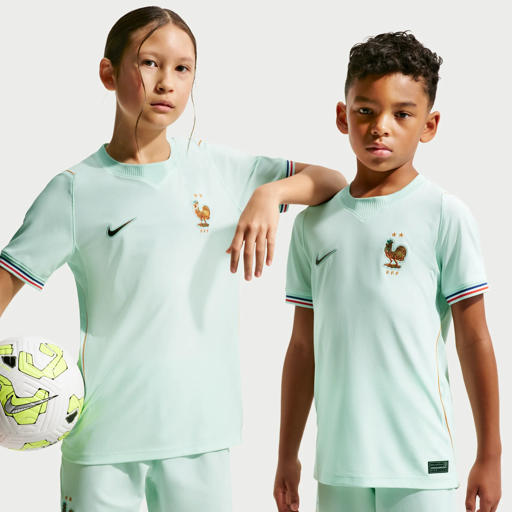 FFF 2026 Stadium Away Older Kids' Nike Dri-FIT Football Replica Shirt - Green - Polyester