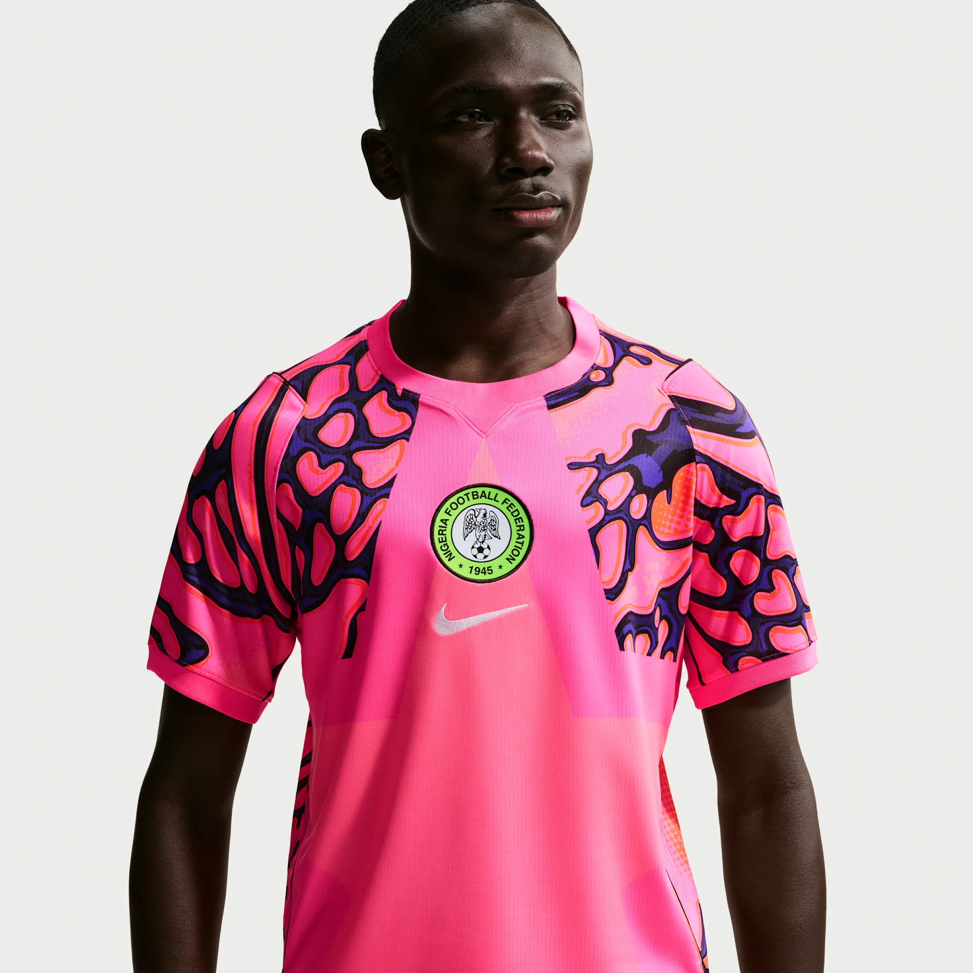 Nigeria 2026 Stadium Goalkeeper Men's Nike Dri-FIT Football Replica Short-Sleeve Shirt - Pink - Polyester