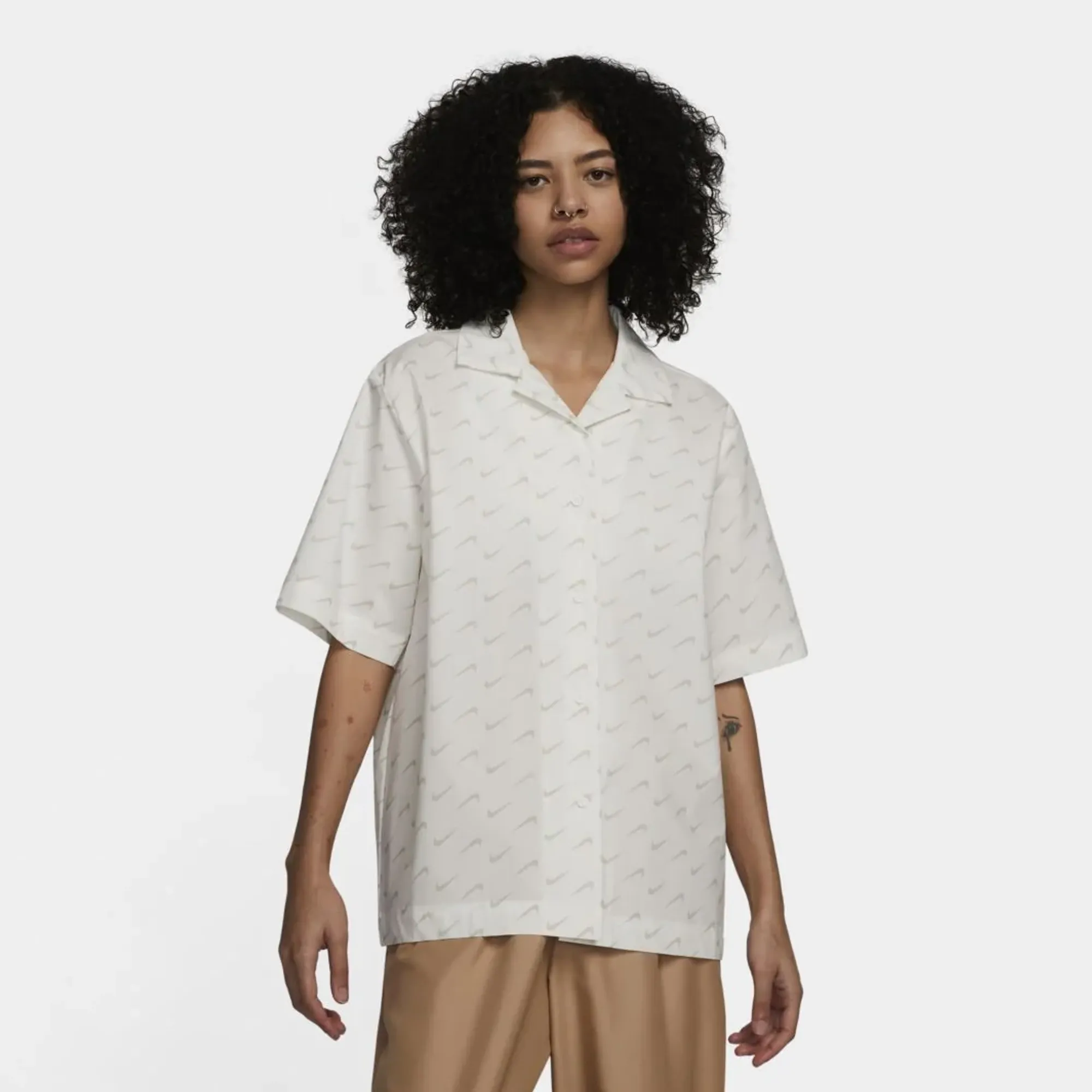 Nike Everyday Womens Modern Woven Short Sleeve Top