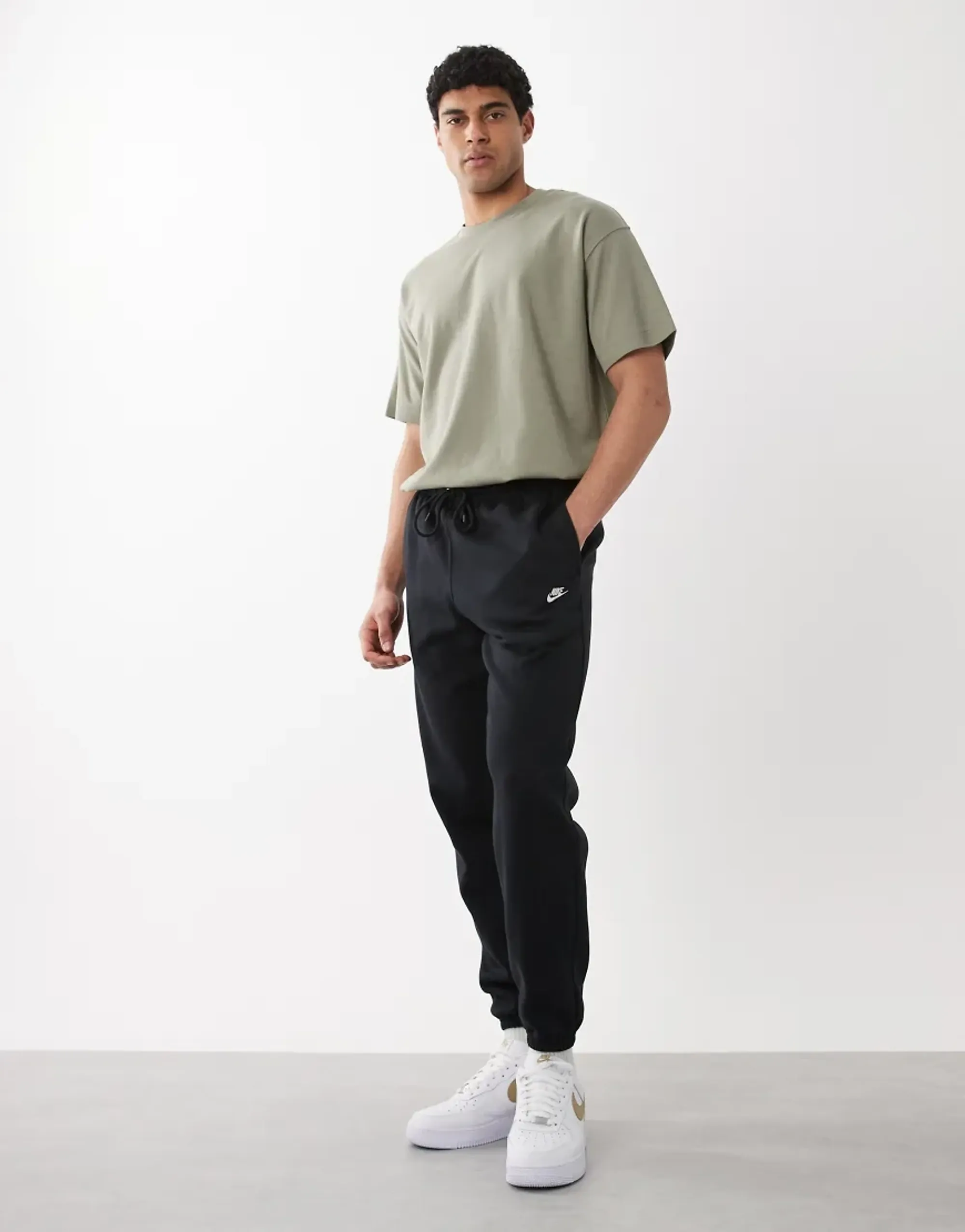Nike Club Cuffed Fleece Joggers In Black