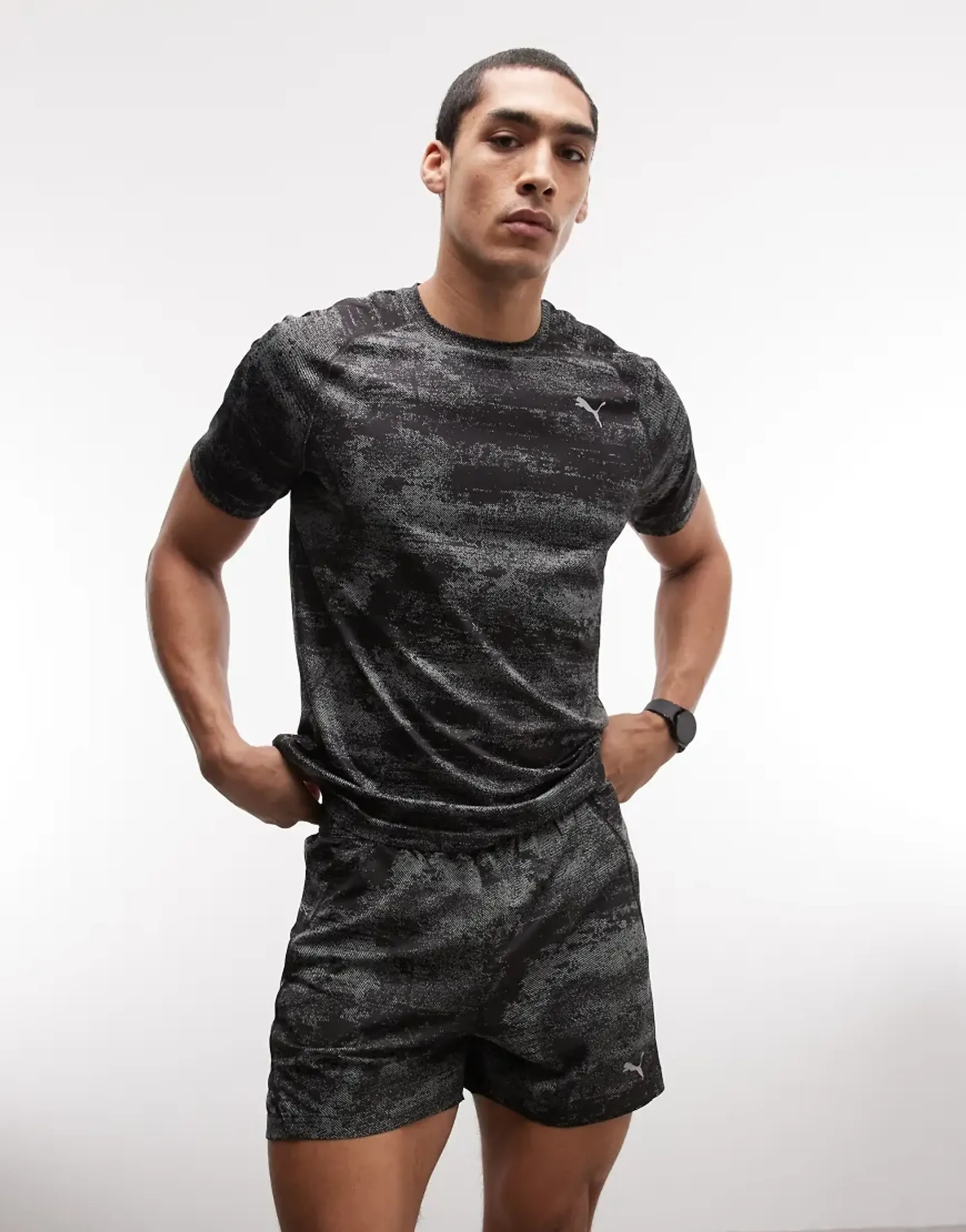 Puma Run Velocity Printed Running 5" Shorts Performance Fit In Puma Black