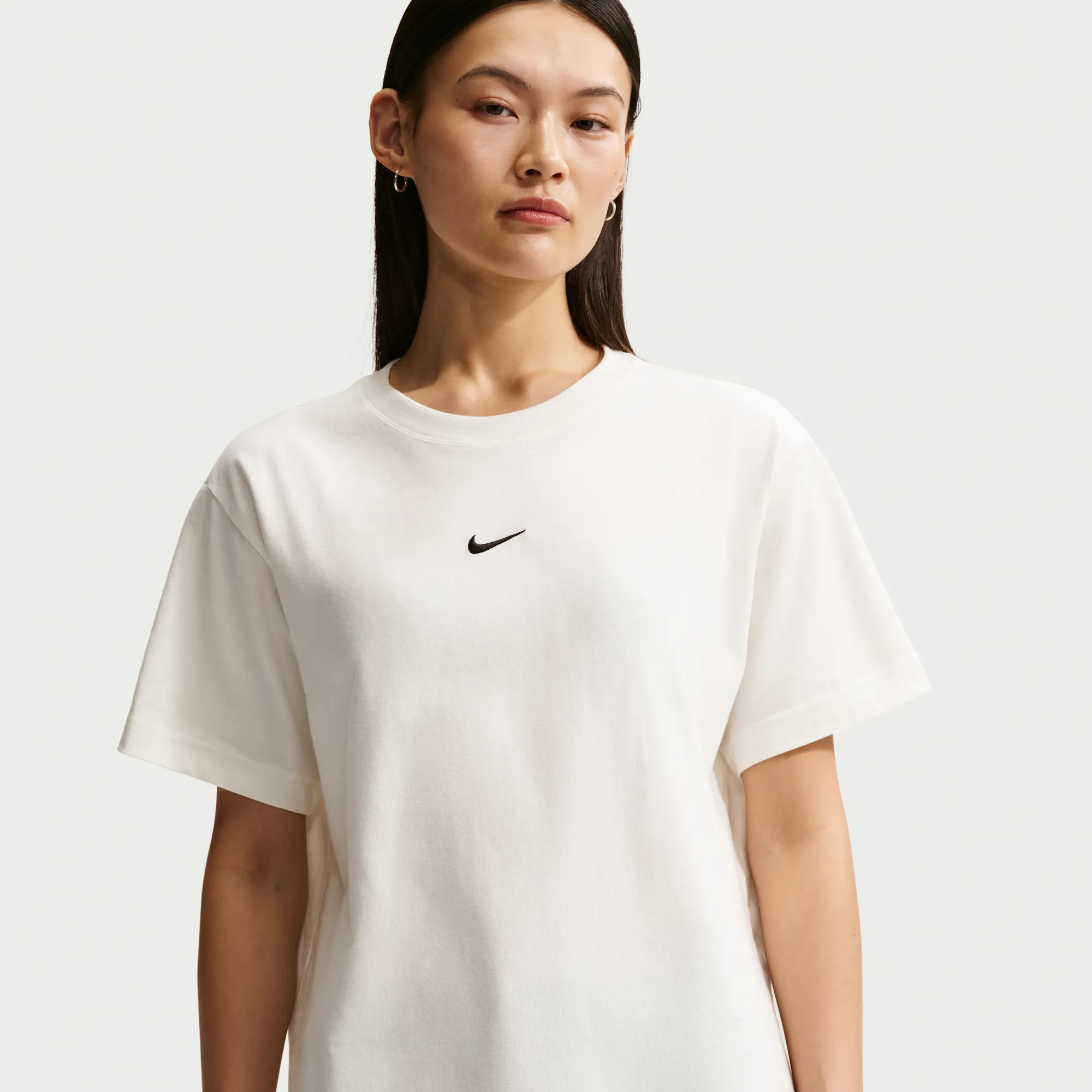 Nike Classic Women's Oversized T-Shirt - White - Cotton