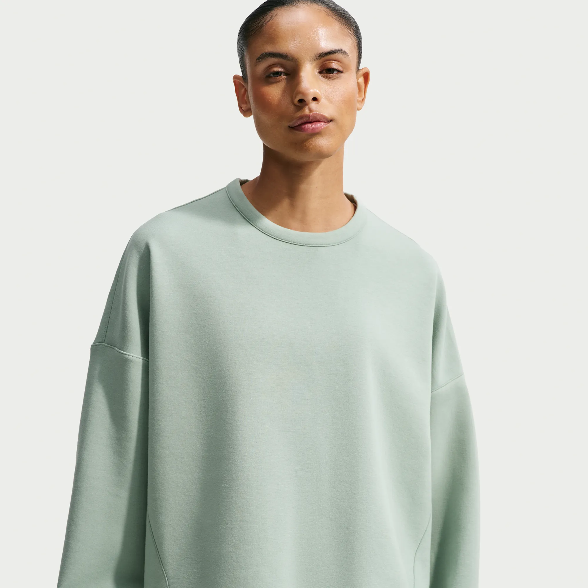 Nike 24.7 ImpossiblySoft Women's Dri-FIT Oversized Crew-Neck Top - Green - Fleece