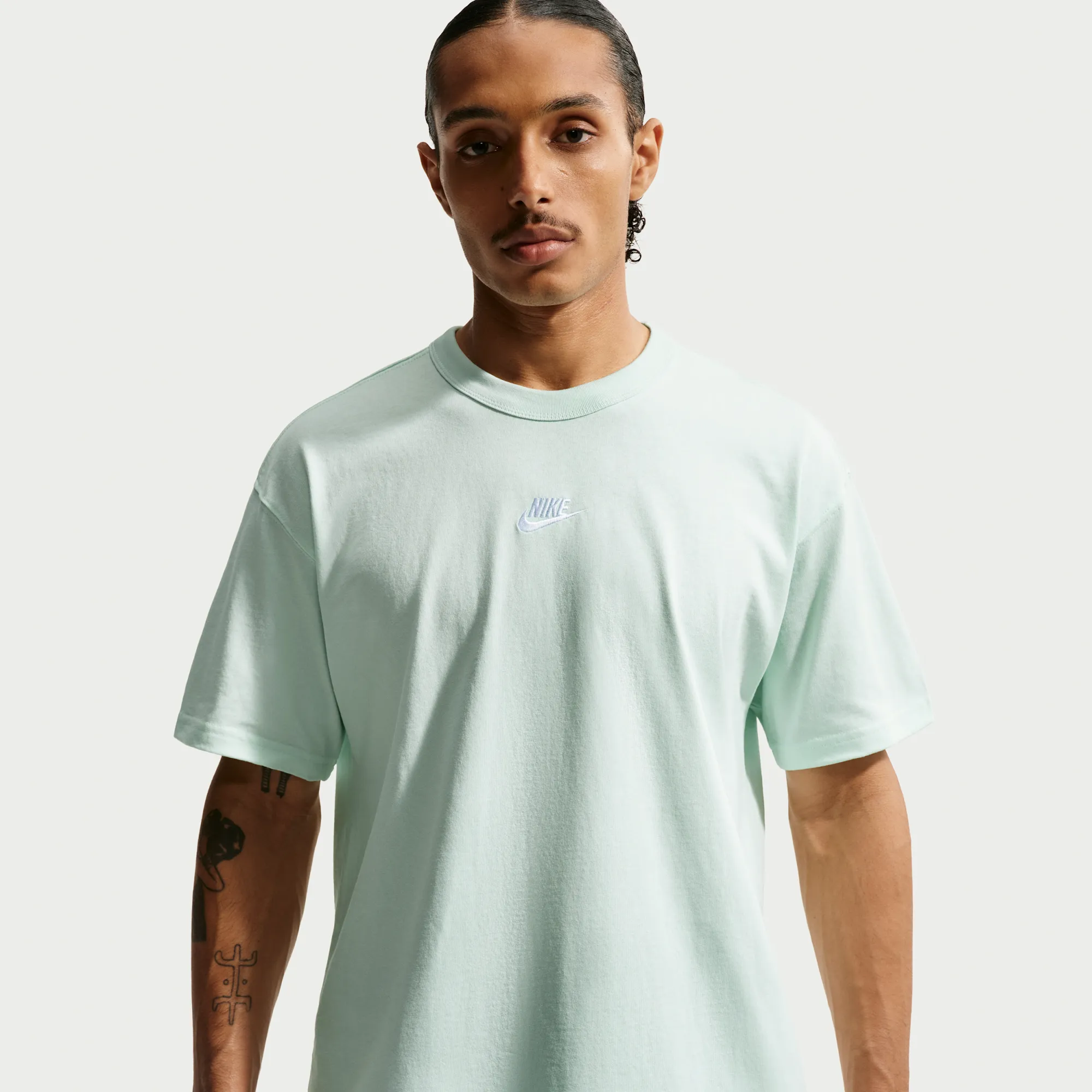 Nike Premium Essentials Men's T-Shirt - Green - Cotton