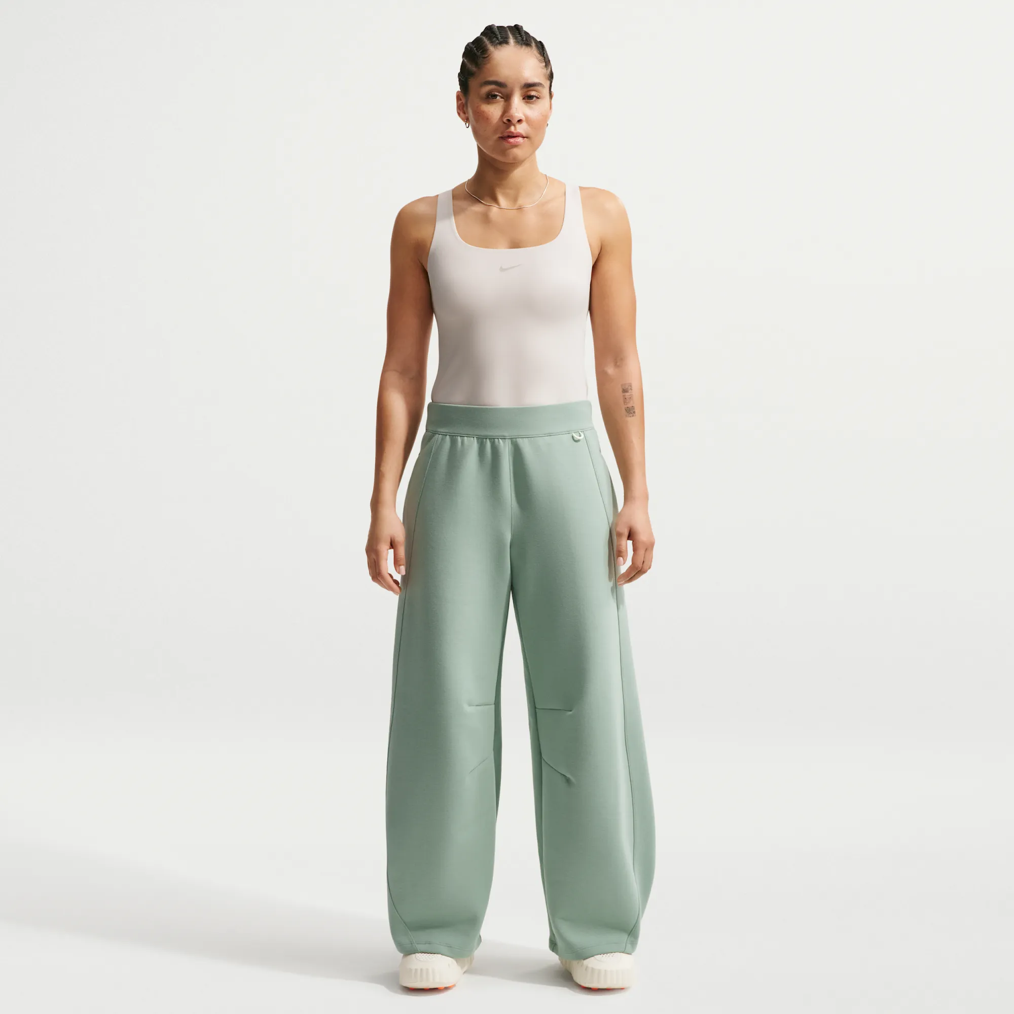 Nike 24.7 ImpossiblySoft Women's High-Waisted Wide-Leg Trousers - Green - Fleece