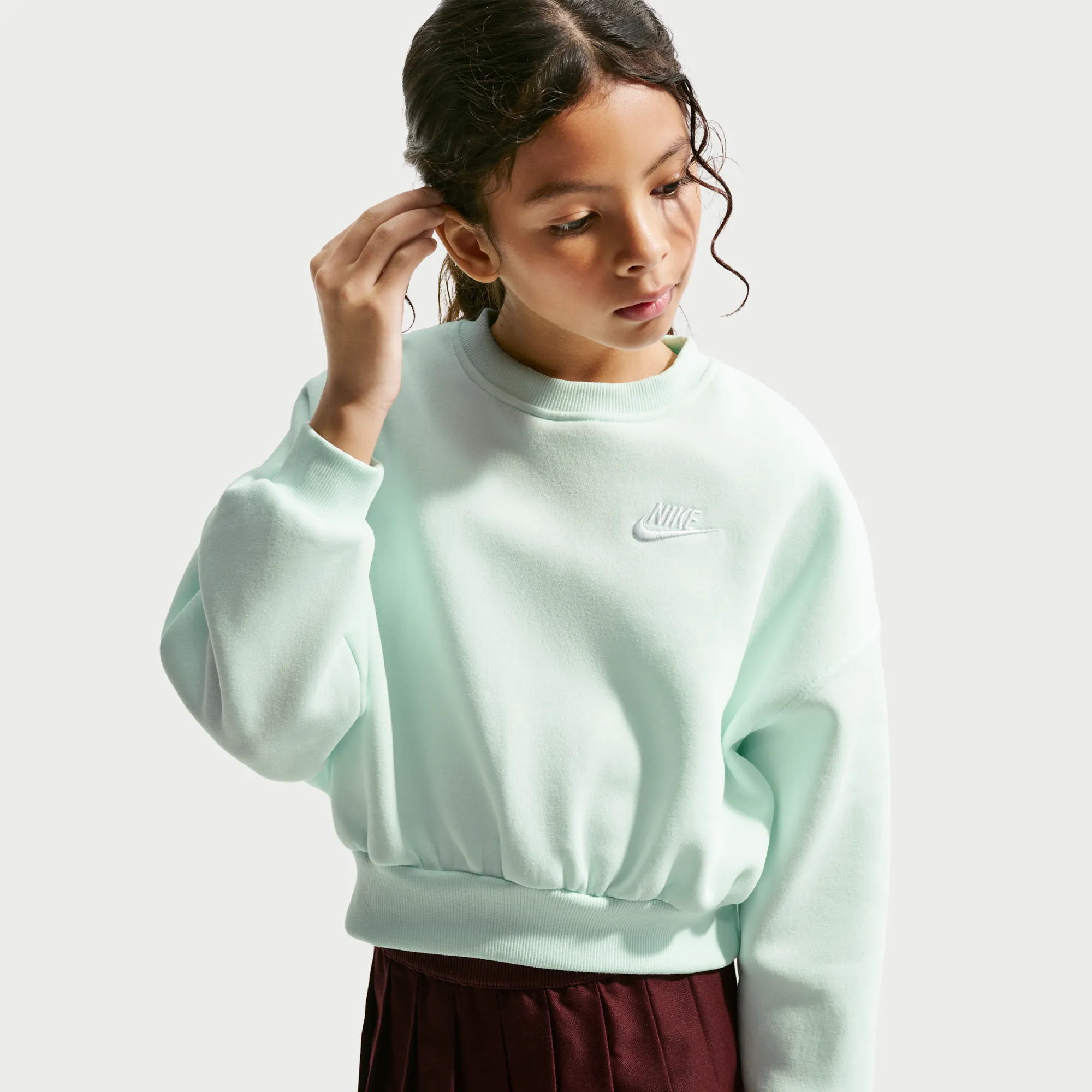 Nike Club Fleece Girls' Boxy Crew-Neck Sweatshirt - Green - Cotton/Polyester