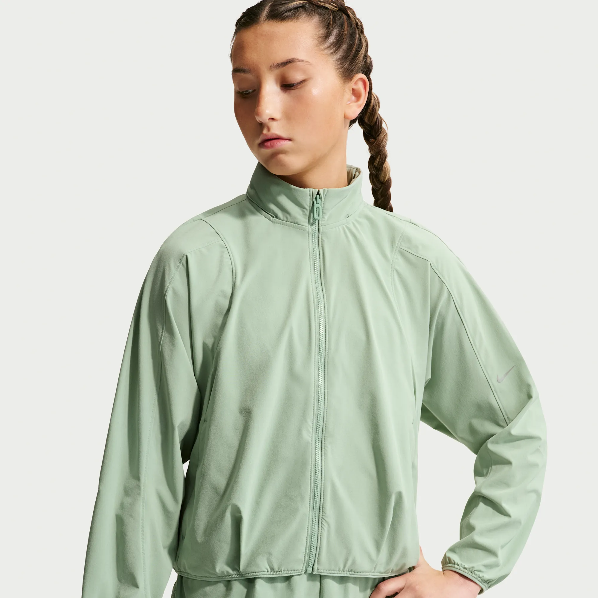 Nike MAVN Girls' Water-Repellent UV Woven Jacket - Green - Polyester/Elastane