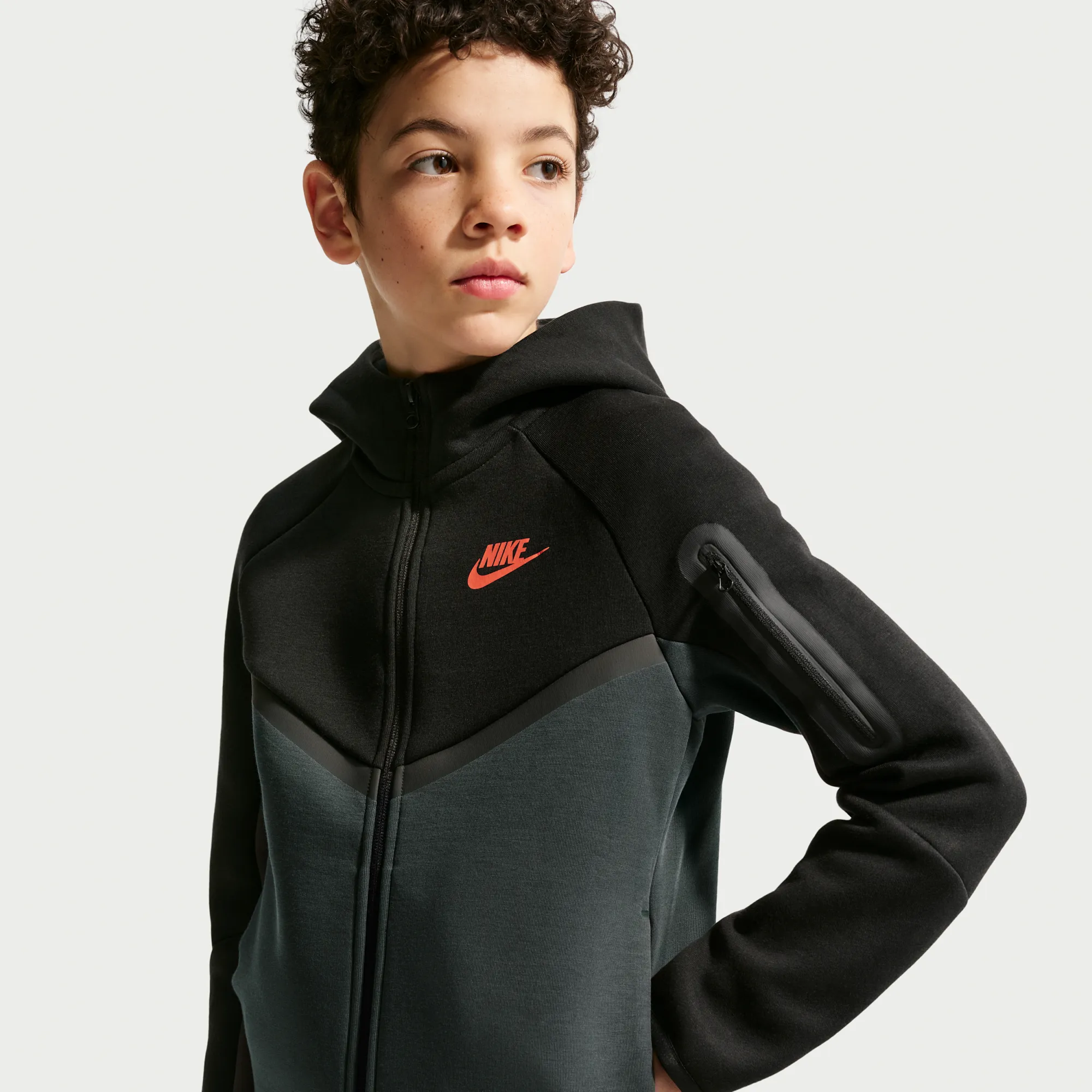 Nike Tech Fleece Older Kids' Full-Zip Hoodie - Black - Cotton/Polyester
