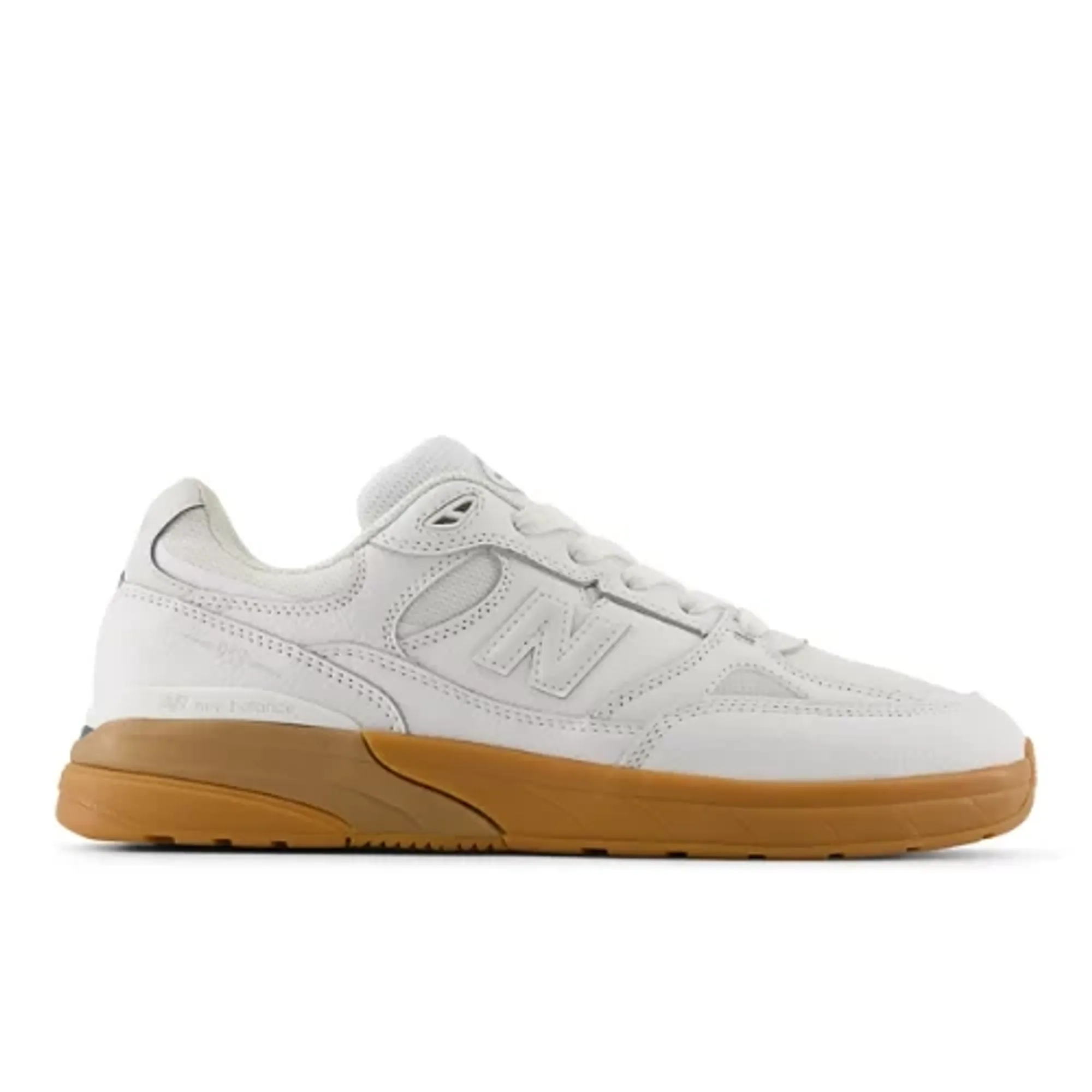 New Balance Unisex NB Numeric Andrew Reynolds 933 in White/Black Suede/Mesh