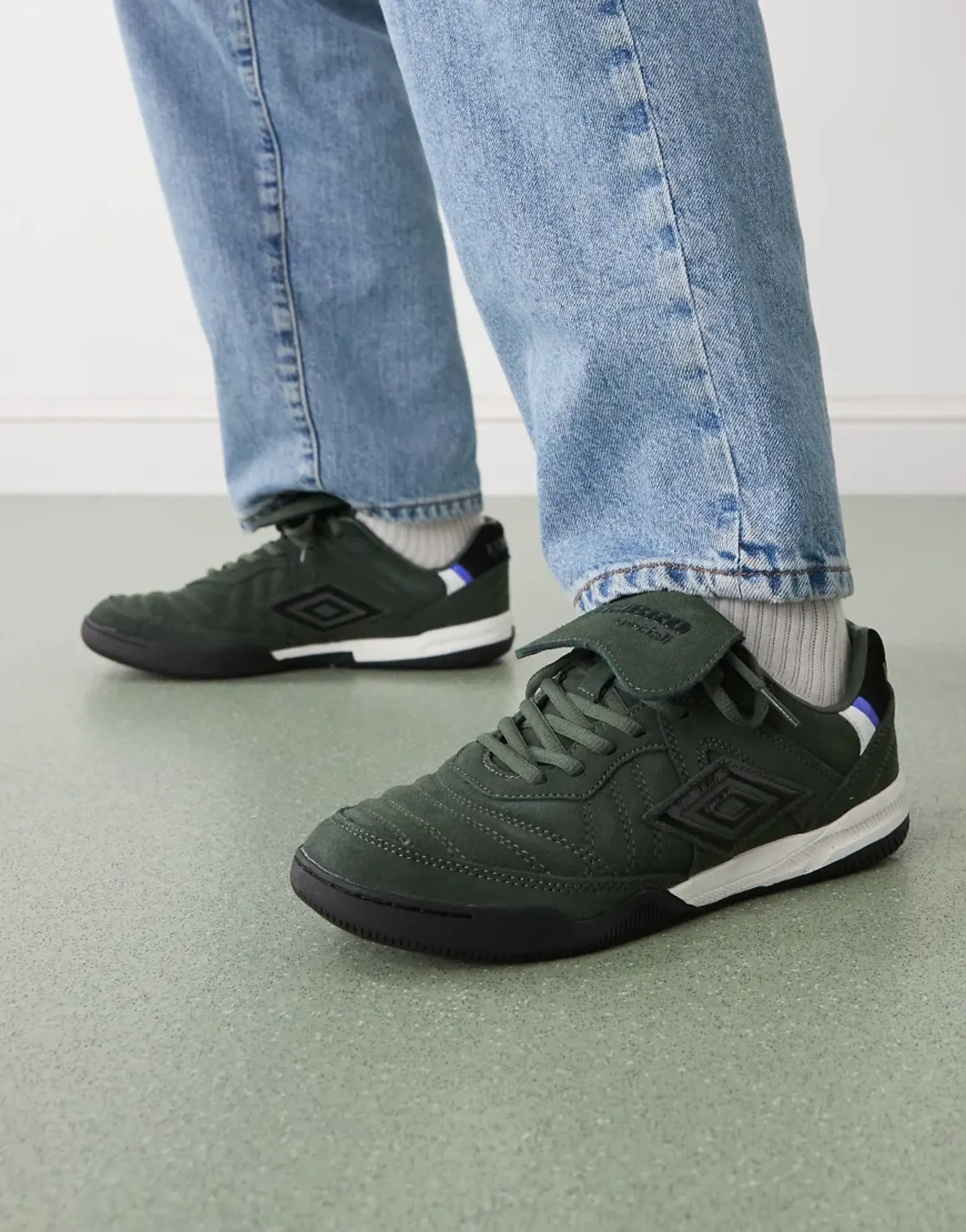 Umbro Speciali Suede Trainers In Green