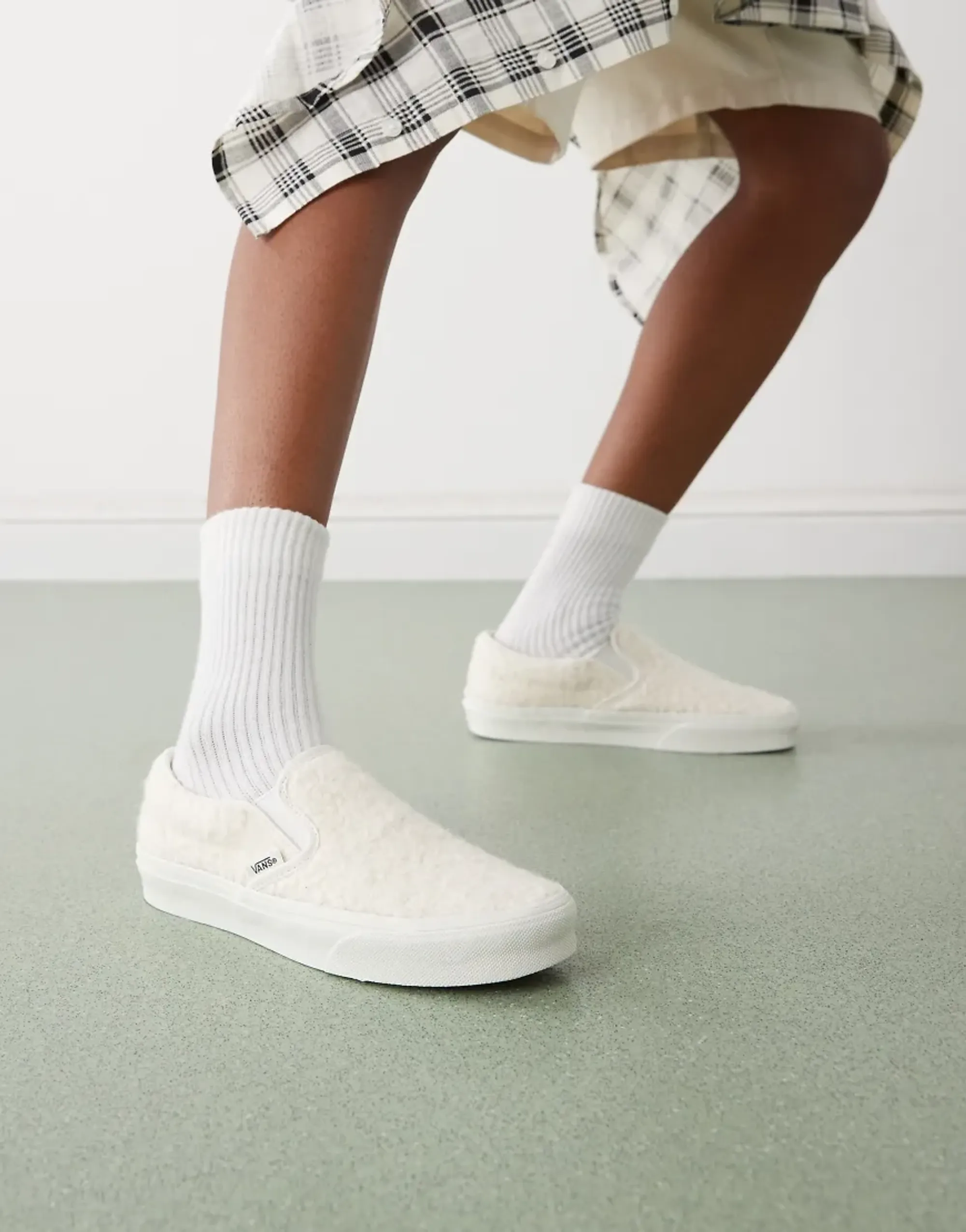 Vans Classic Slip-On Trainers In White