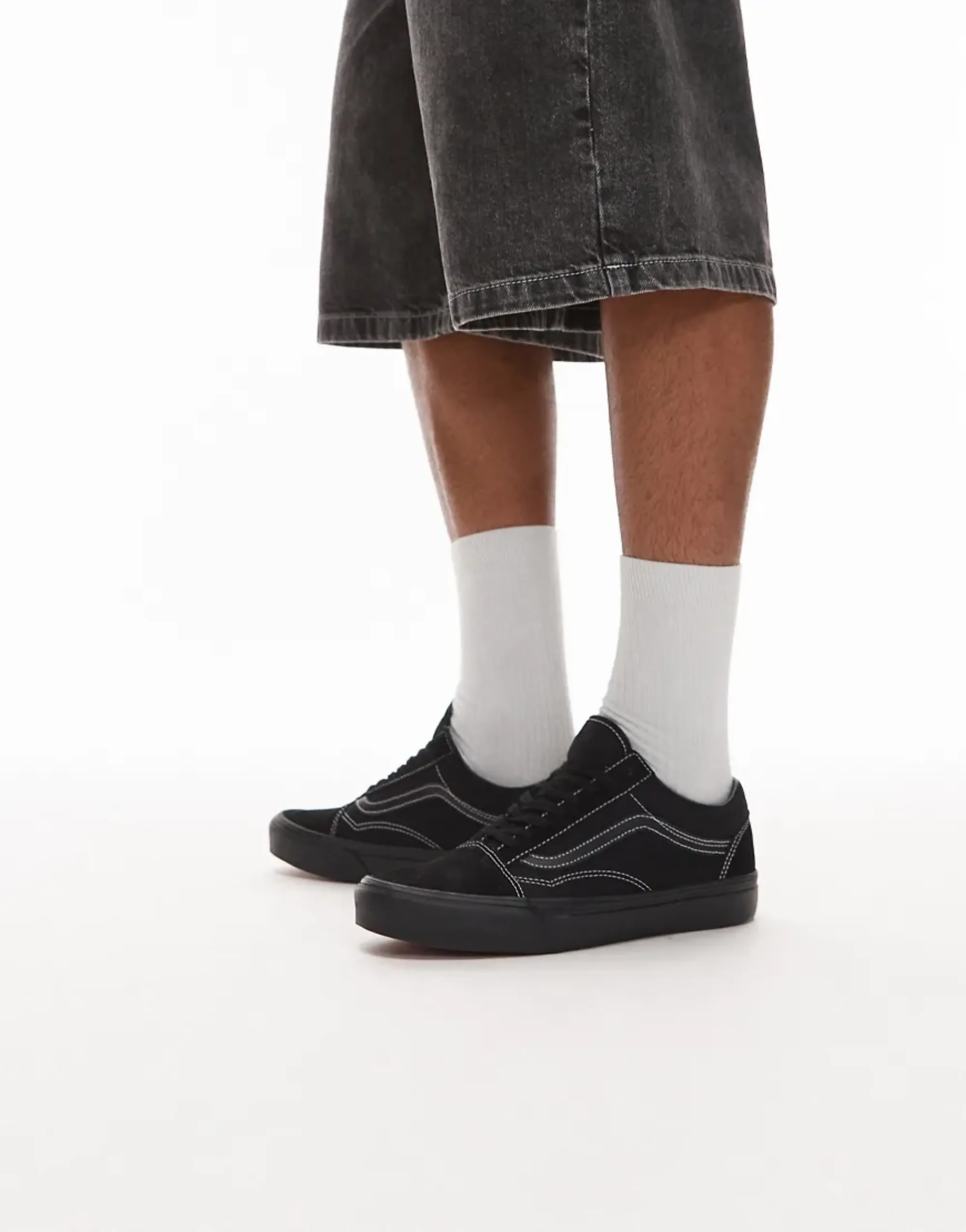 Vans Old Skool Trainers In Triple Black With White Seem Detailing