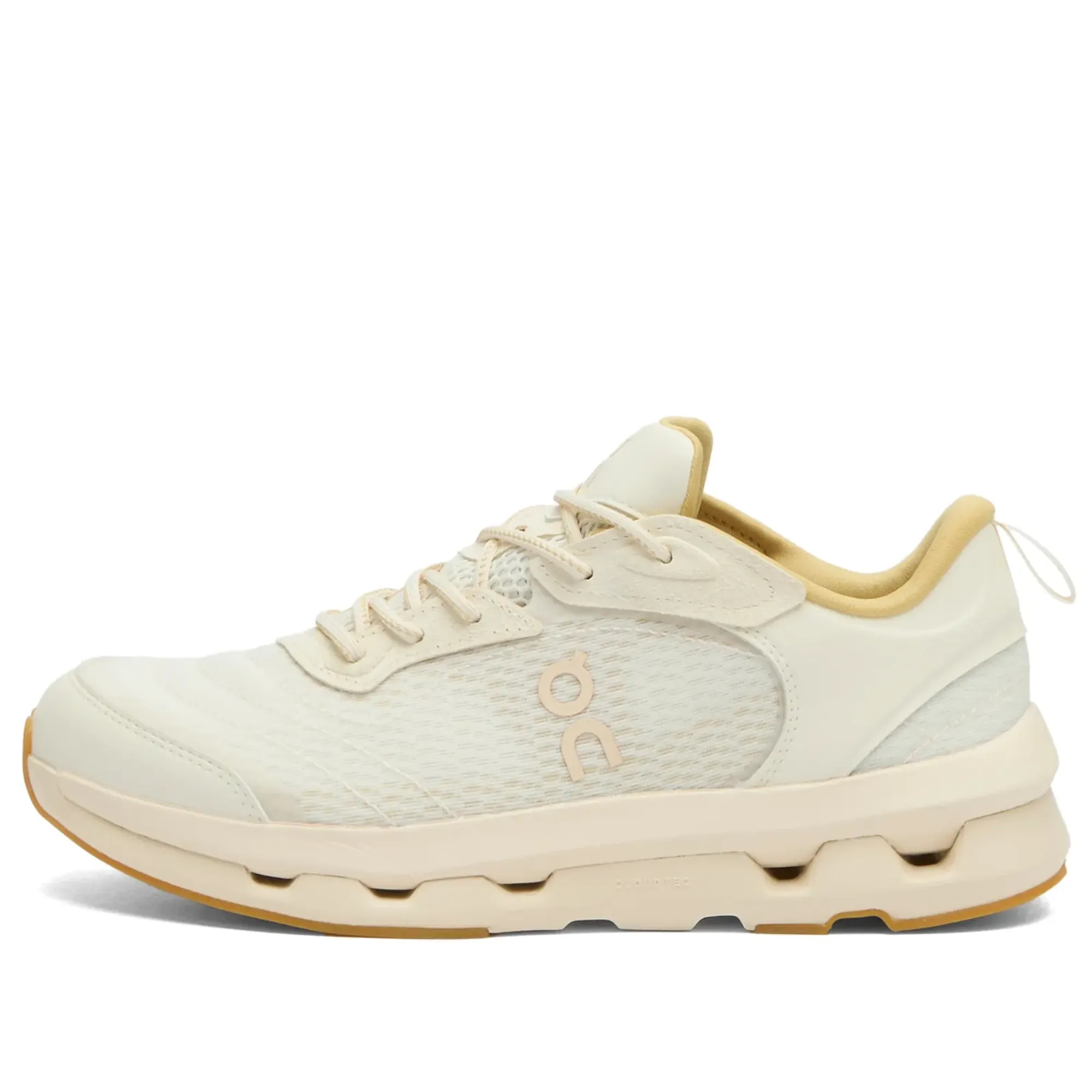 ON Women's CloudzON Women'se MoON Women's Sneaker Ivory/Putty