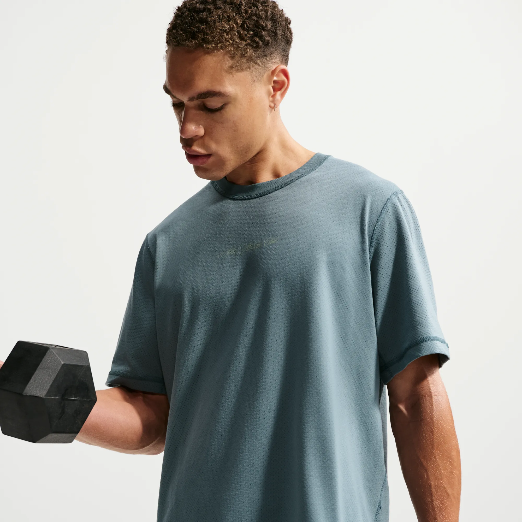 Nike Primary Men's N.A.C. Training T-Shirt - Grey