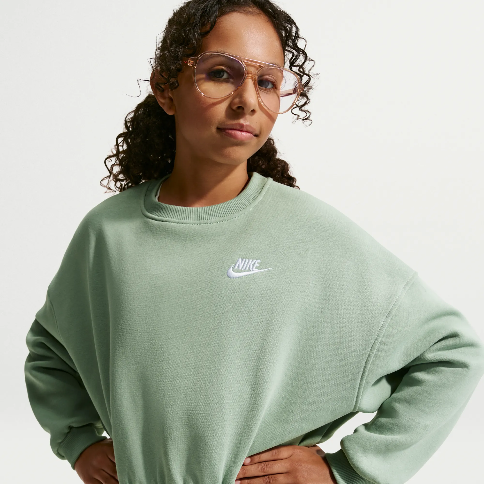 Nike Club Fleece Girls' Boxy Crew-Neck Sweatshirt - Green - Cotton/Polyester