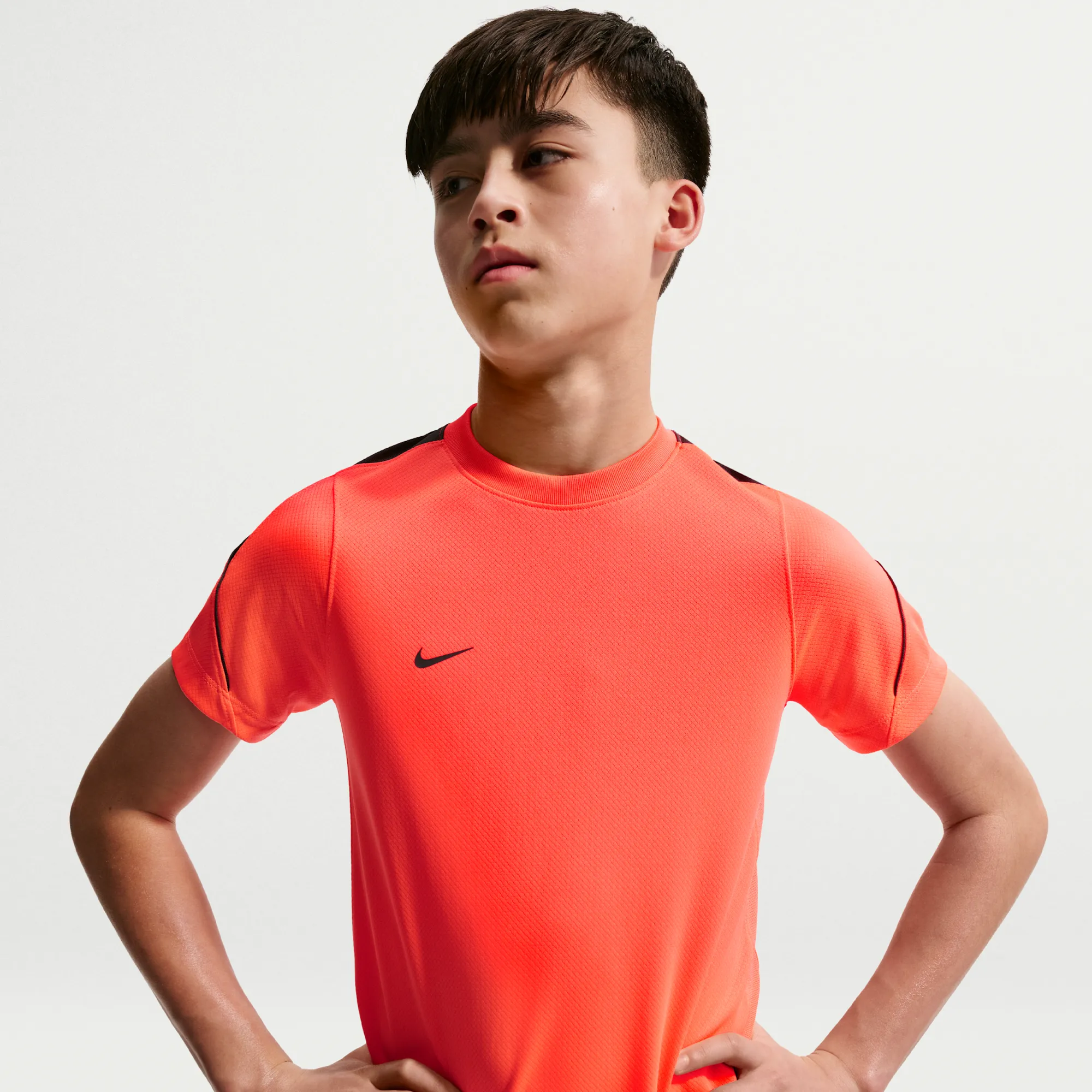 Nike Strike Older Kids' Dri-FIT Football Short-Sleeve Top - Hot Lava