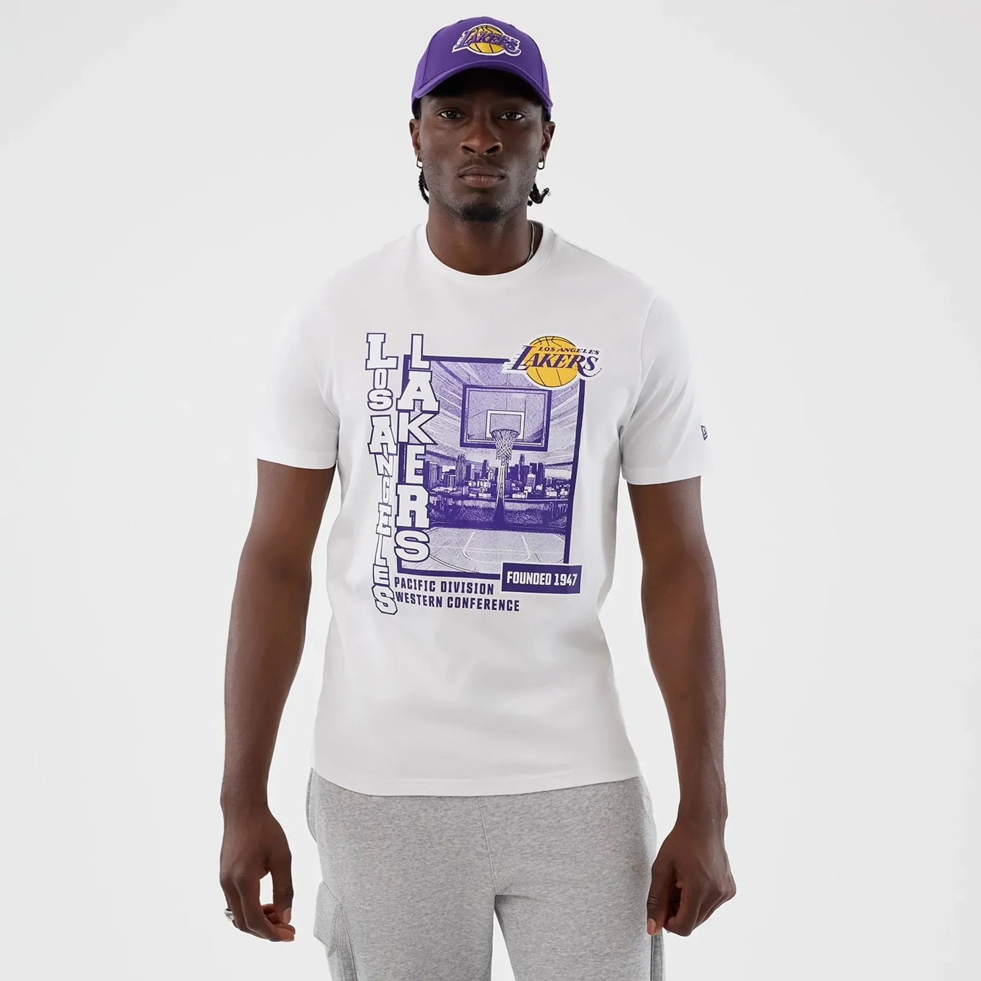 LA Lakers NBA Graphic White T-Shirt New Era Cap adult unisex