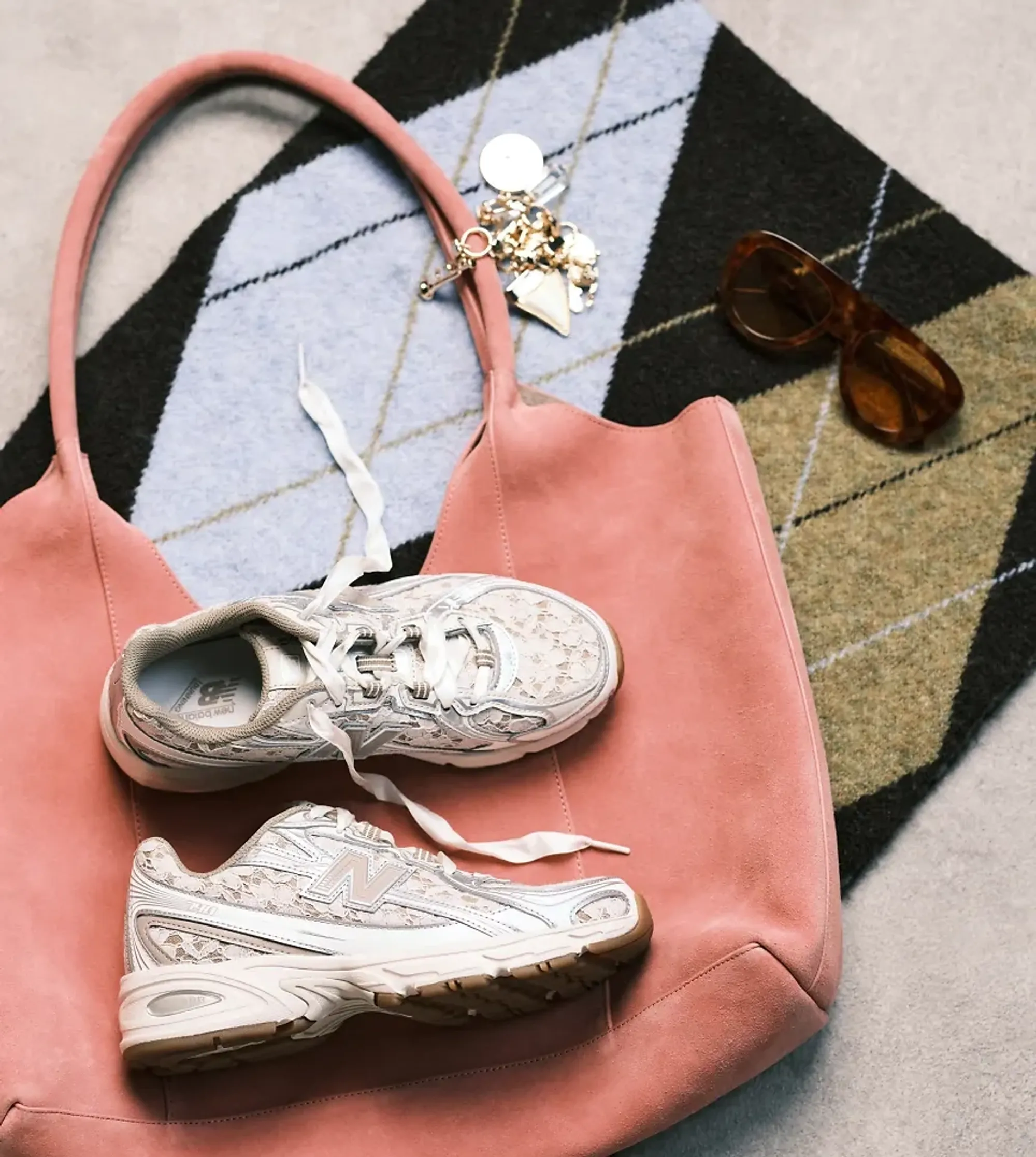 New Balance 740 Lace Trainers In Beige - Exclusive To Asos-Neutral