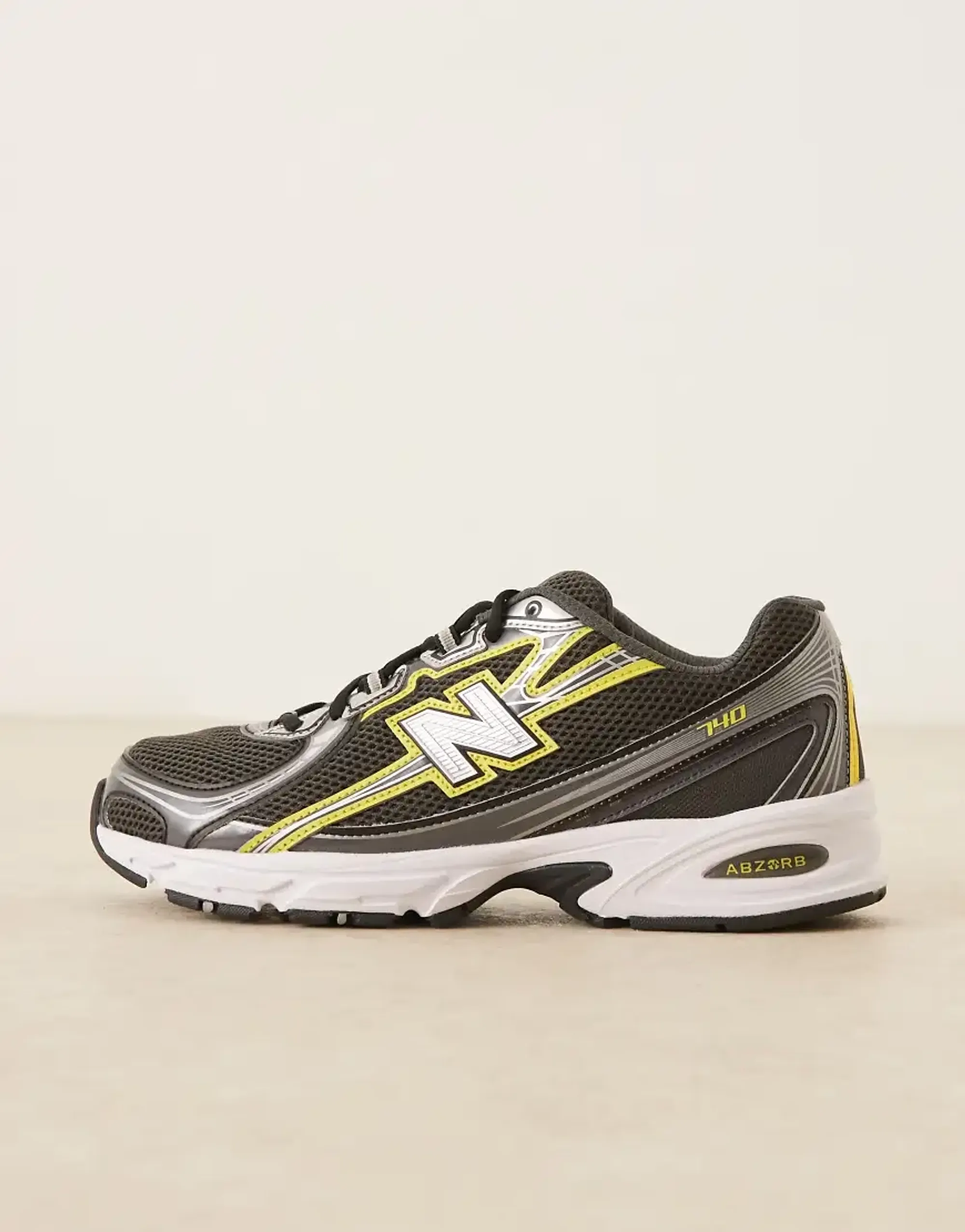 New Balance 740 Trainer - Brown - Size 8 - Brown
