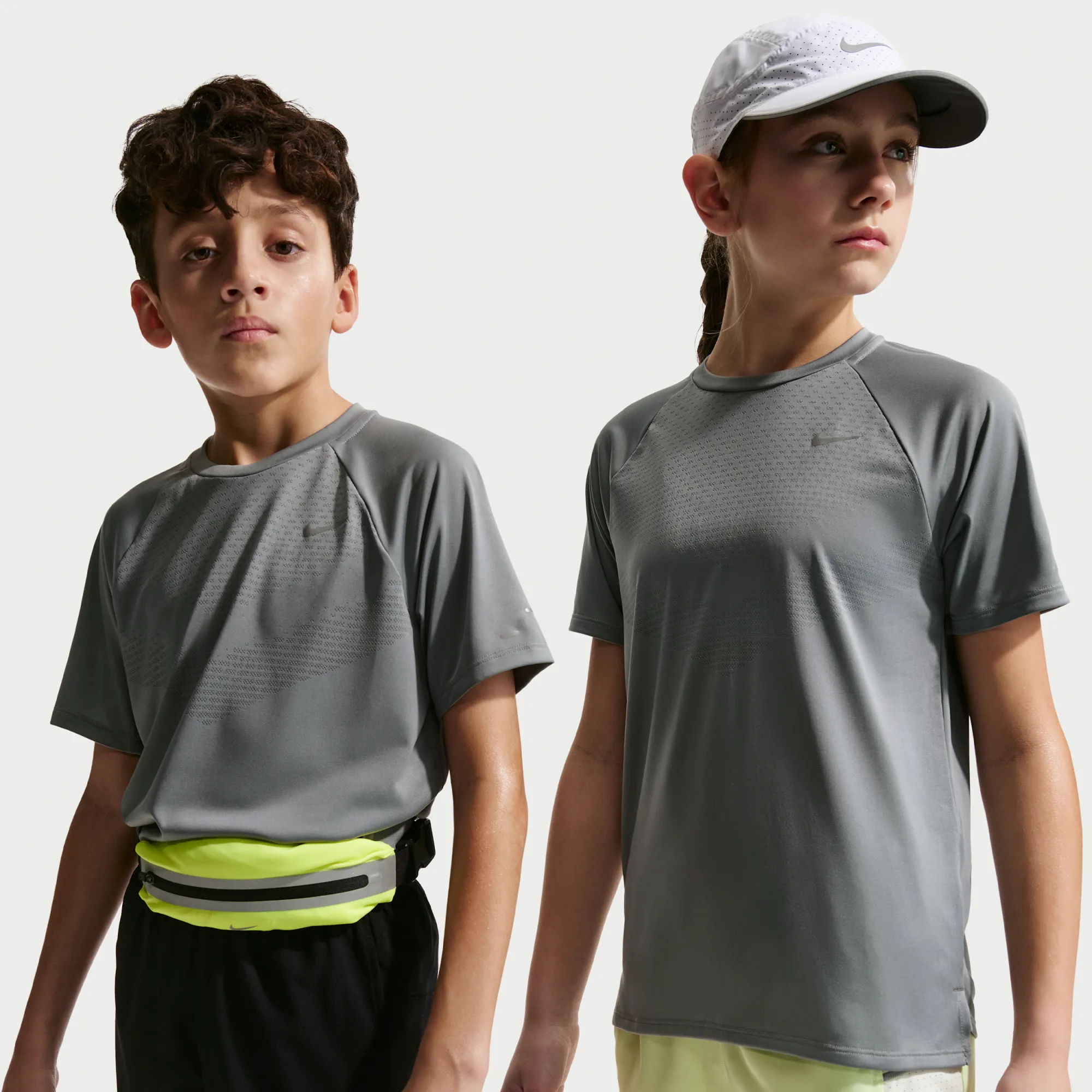 Nike Stride Older Kids' Dri-FIT Short-Sleeve Top - Grey