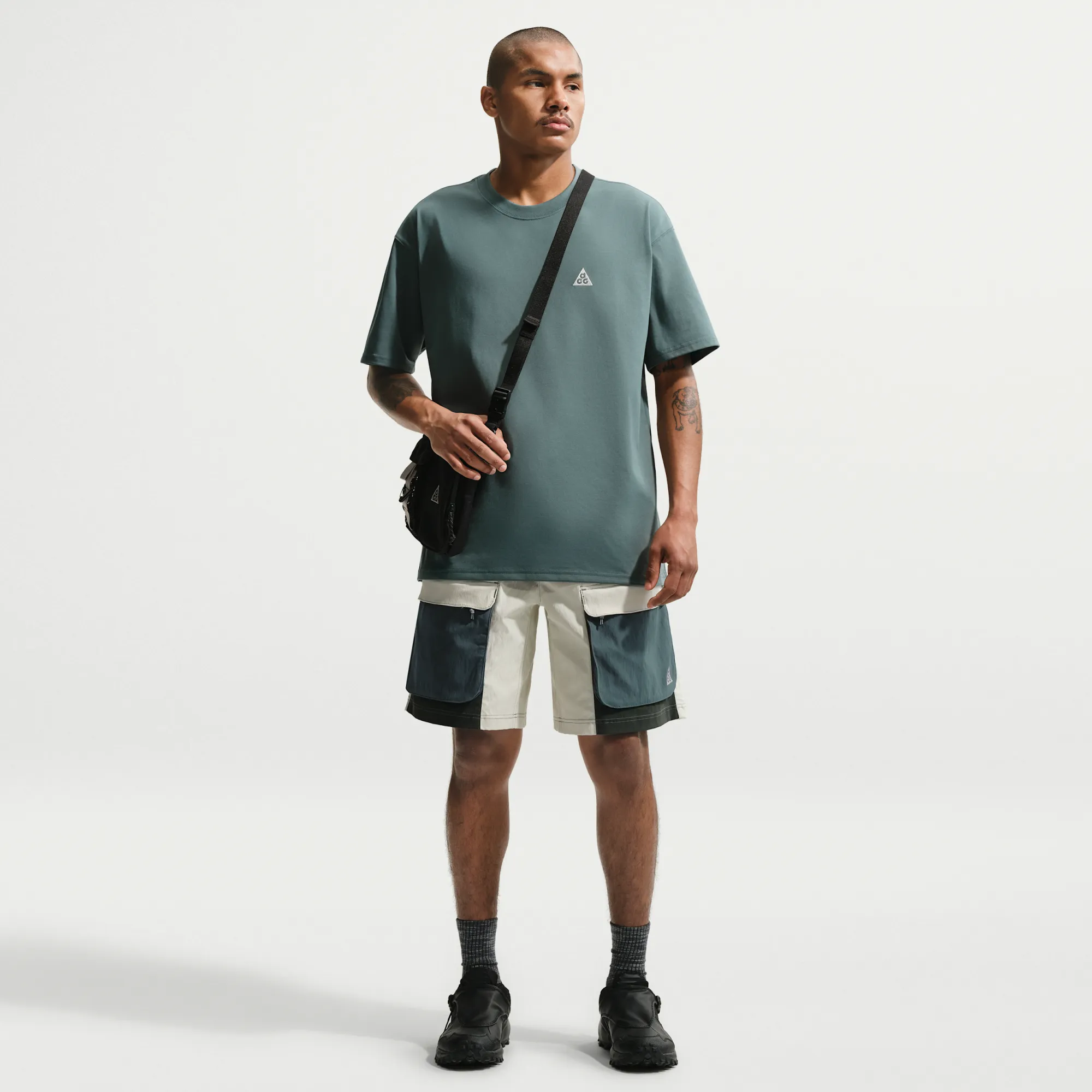 Nike ACG 'Smith Summit' Men's Cargo Shorts - Green - Nylon/Elastane