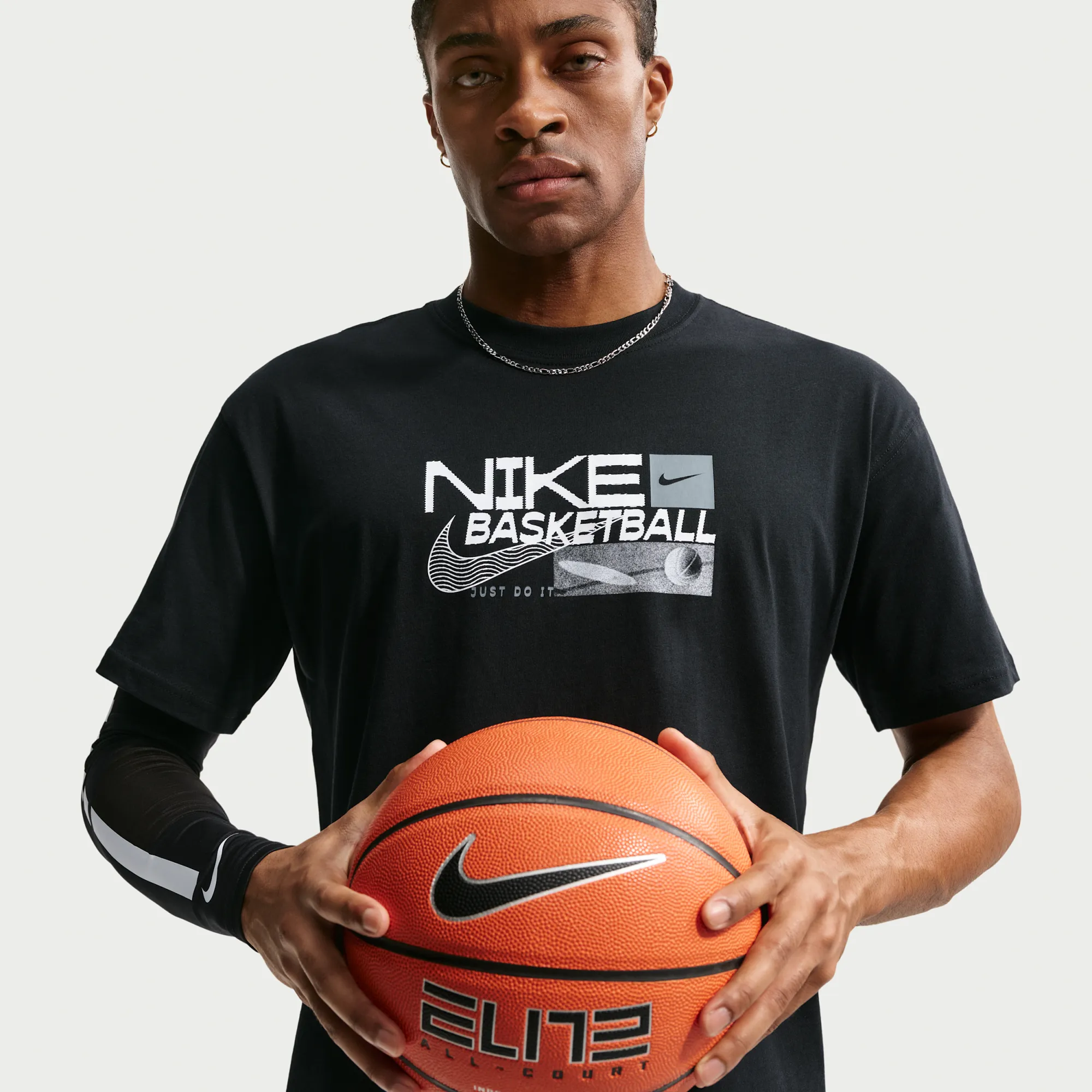 Nike Men's Basketball T-Shirt - Black - Cotton