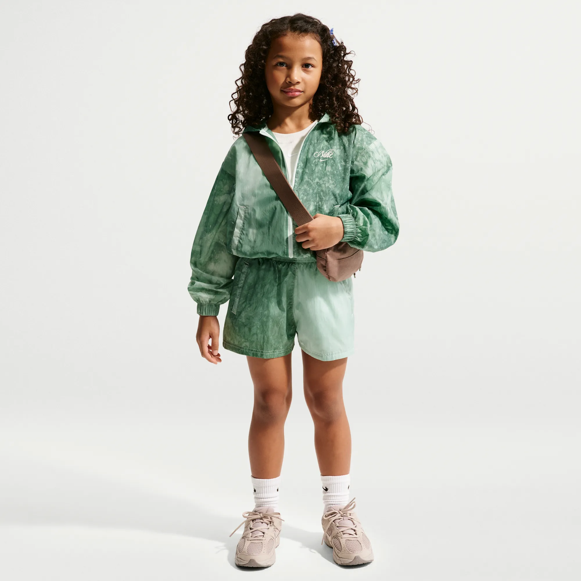 Nike Club Girls' Woven Shorts - Green - Nylon