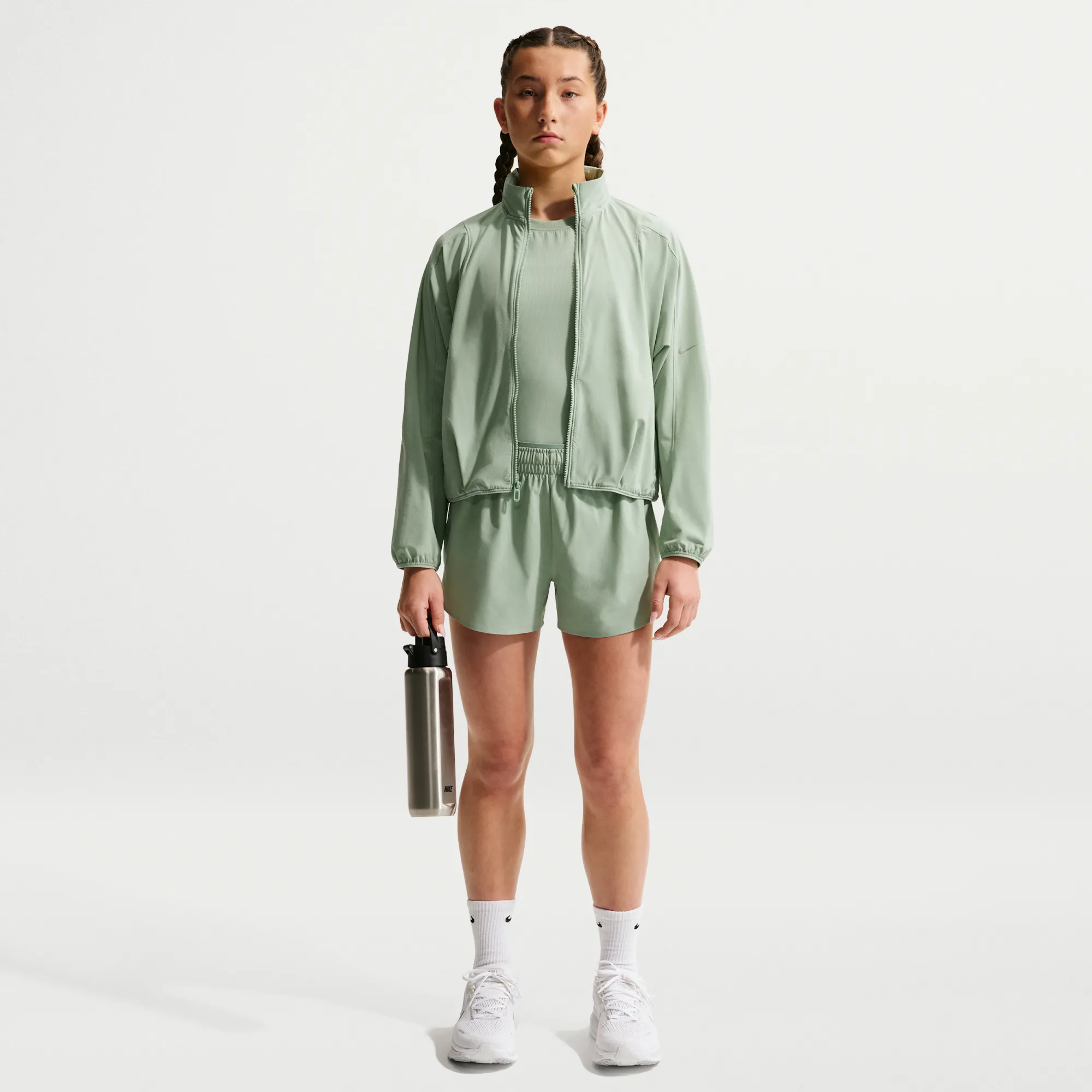 Nike MAVN Girls' Dri-FIT 7.5cm (approx.) Mid-Rise Repel Running Shorts - Green - Polyester/Elastane