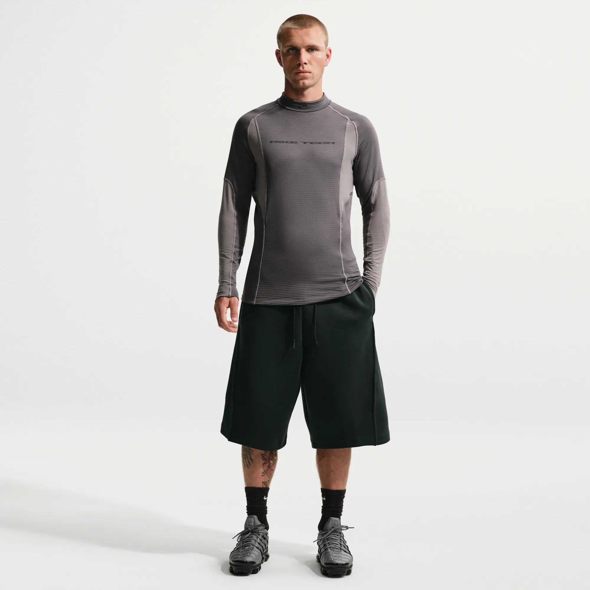 Nike Tech Men's Fleece Oversized-Fit Shorts - Green - Polyester/Cotton